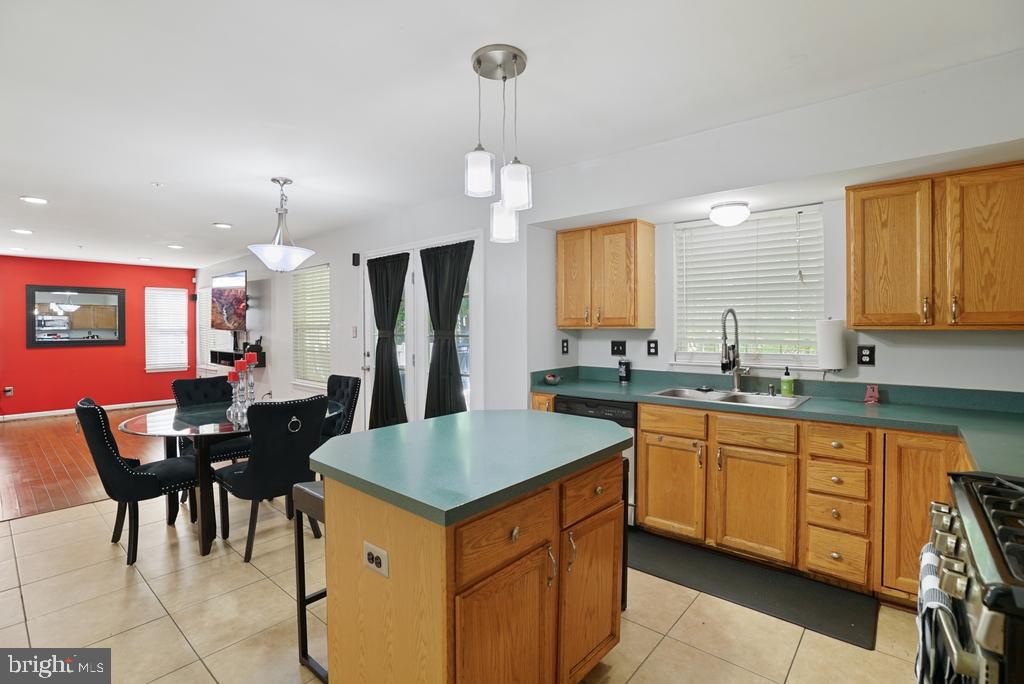 SUMMIT CREEK - Residential