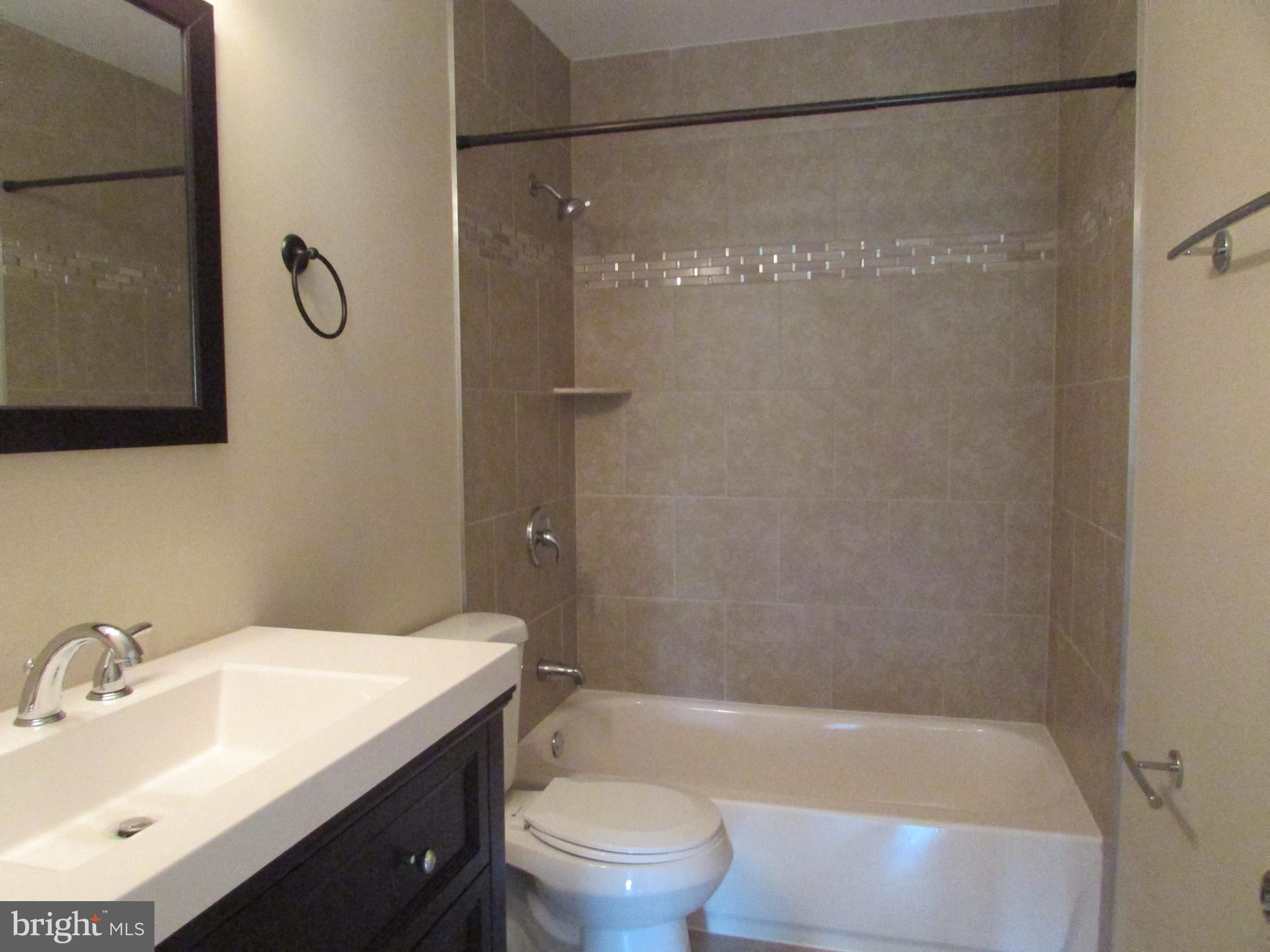 KENDALLWOOD ESTATES - Residential Lease