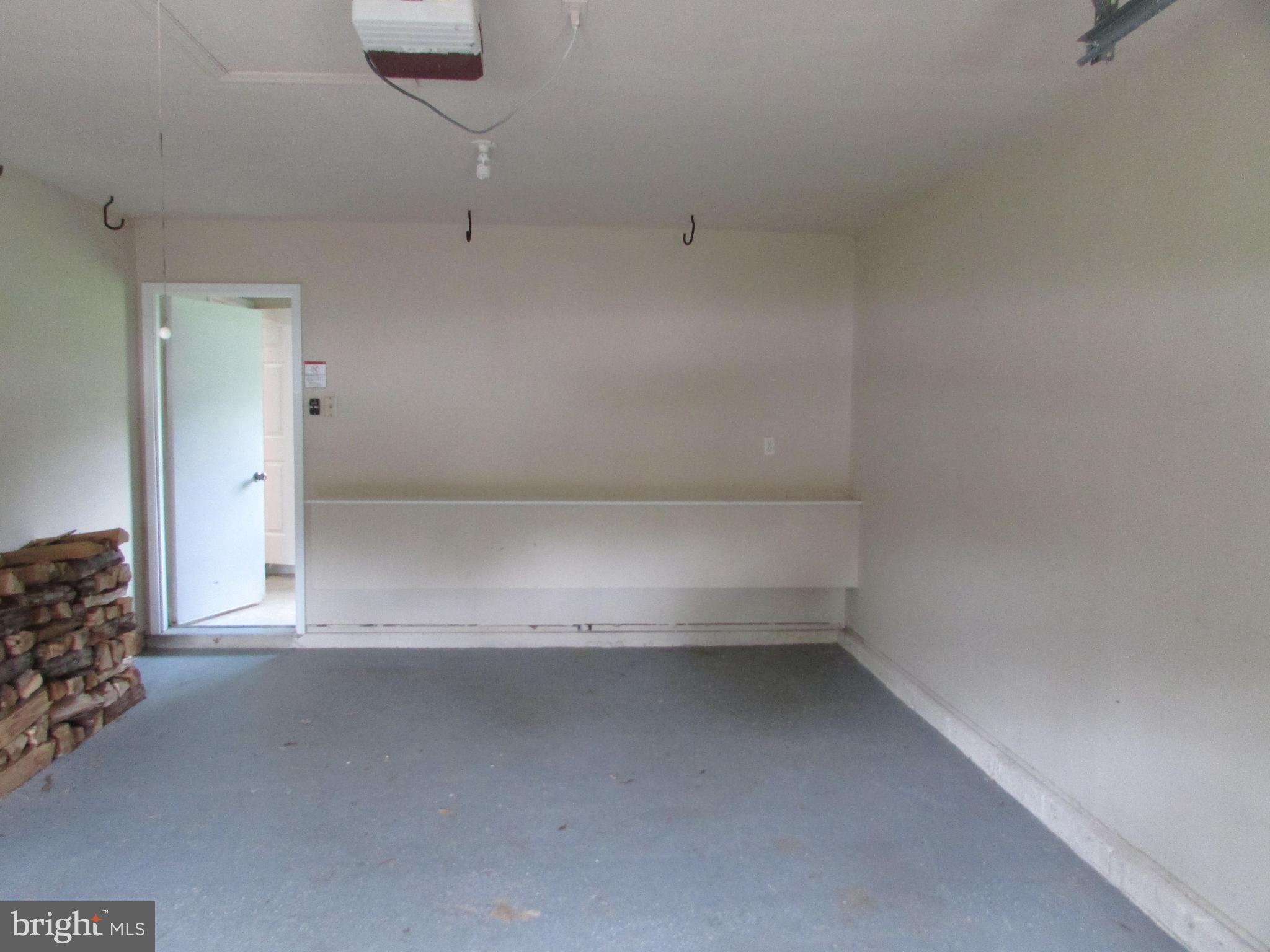 KENDALLWOOD ESTATES - Residential Lease