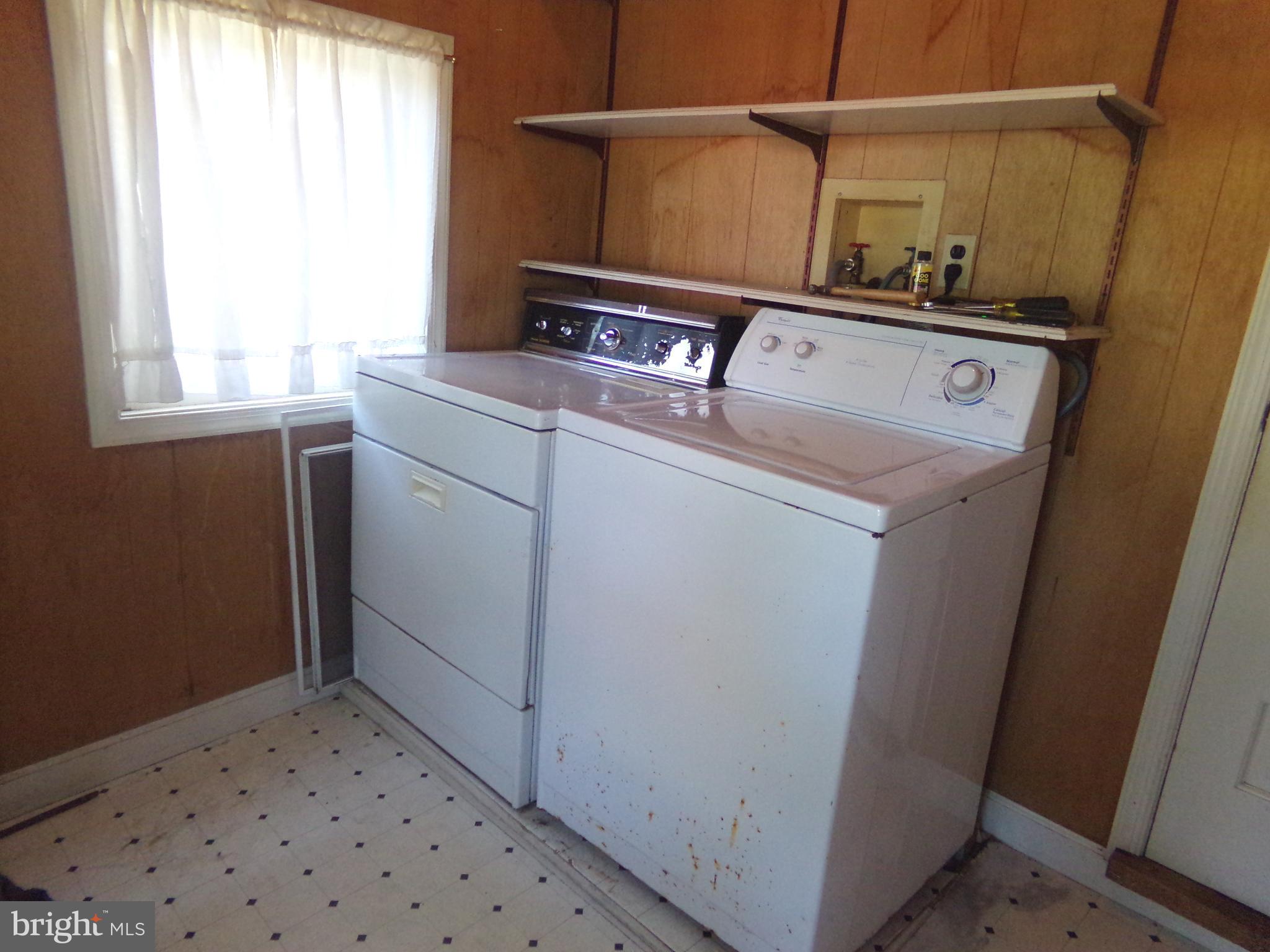 PLEASUREVILLE - Residential