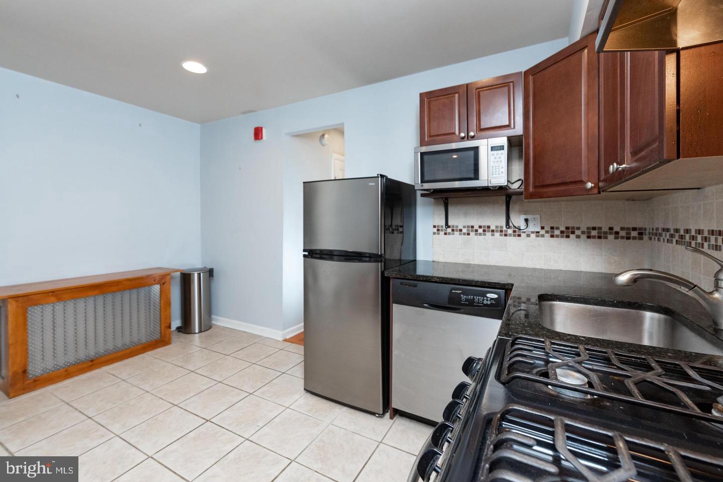747 S 8TH STREET 1