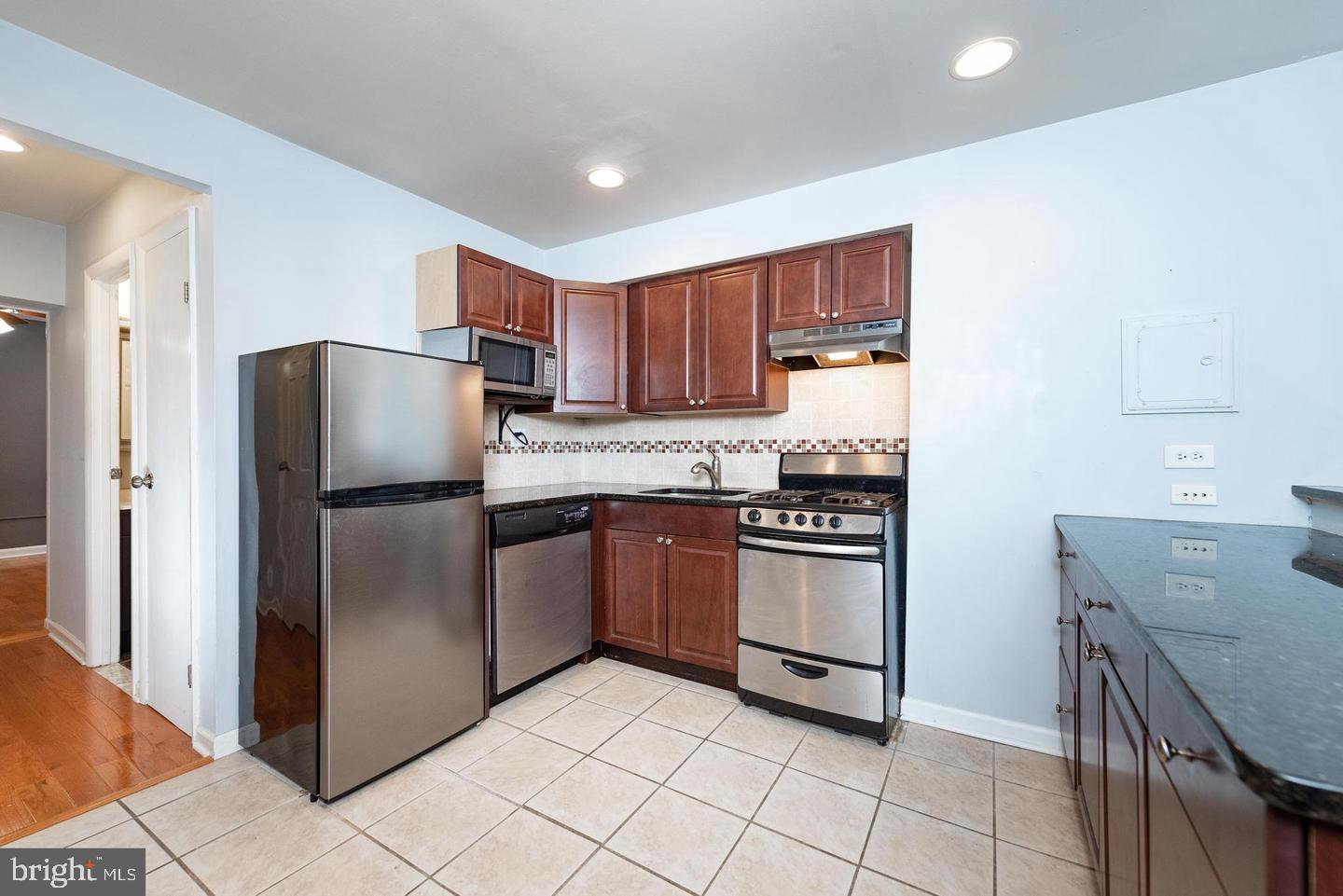 747 S 8TH STREET 1