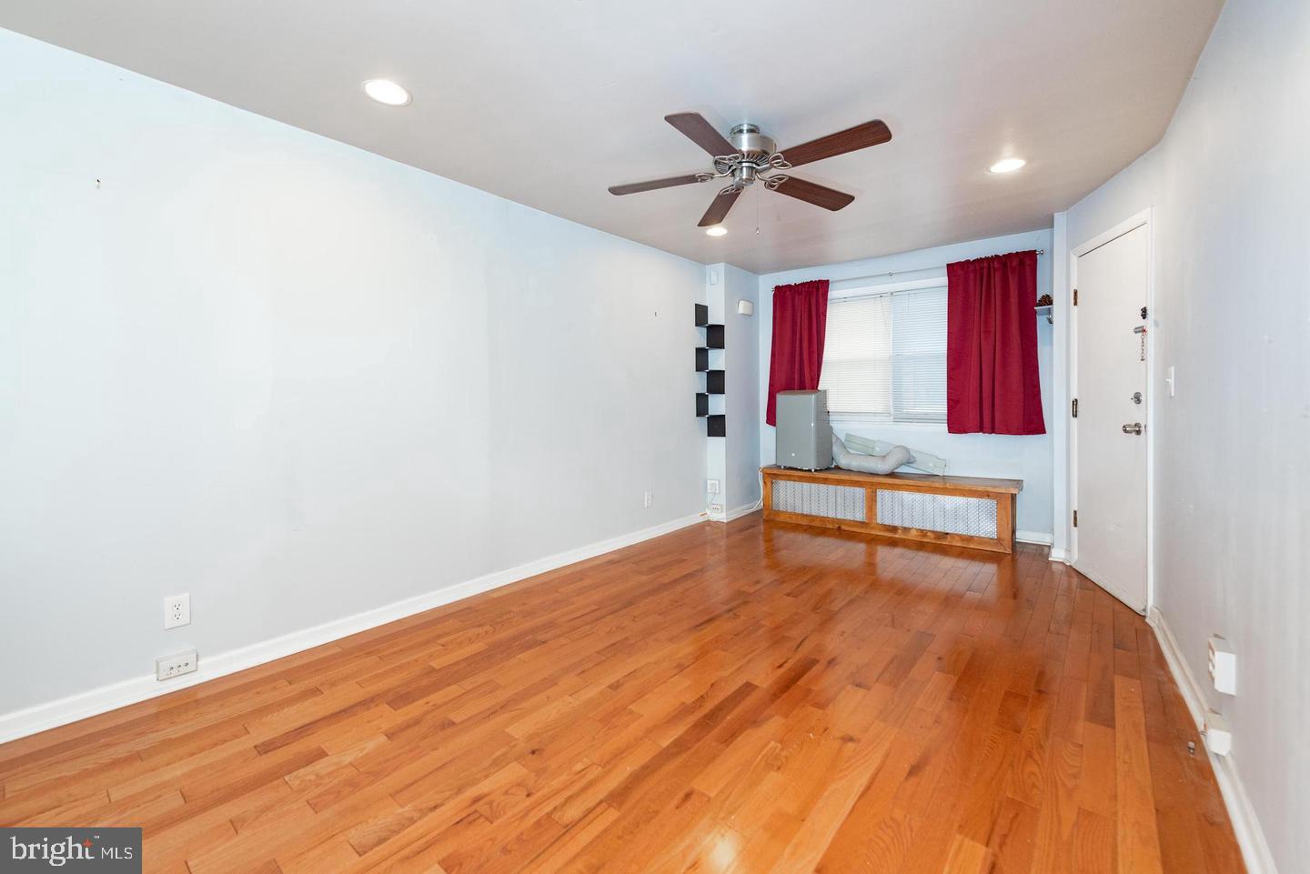 747 S 8TH STREET 1