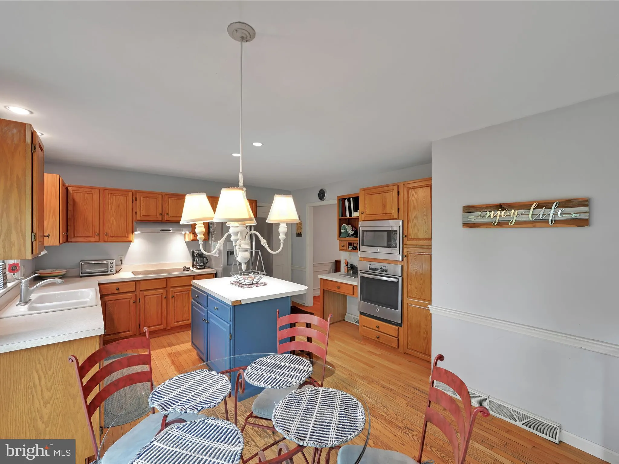 Willow Street, Pennsylvania 17584, United States, 4 Bedrooms Bedrooms, ,3 BathroomsBathrooms,Residential,Active,165448