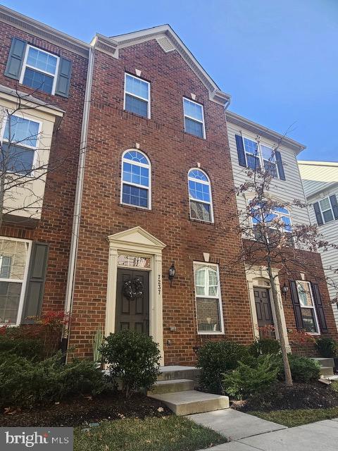 HOWARD SQUARE - Residential Lease