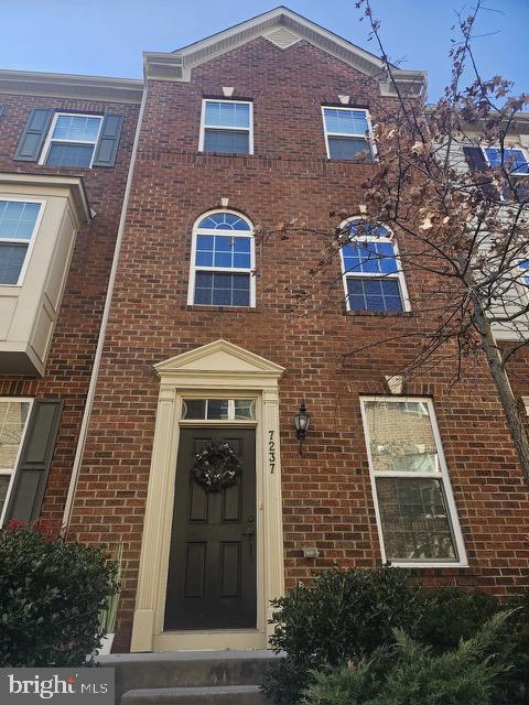 HOWARD SQUARE - Residential Lease