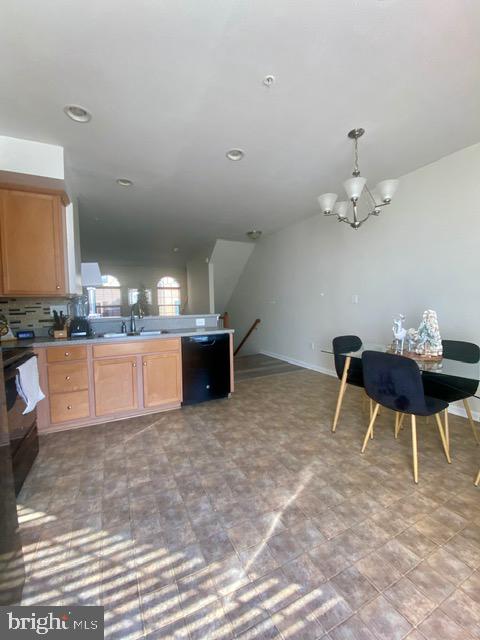 HOWARD SQUARE - Residential Lease