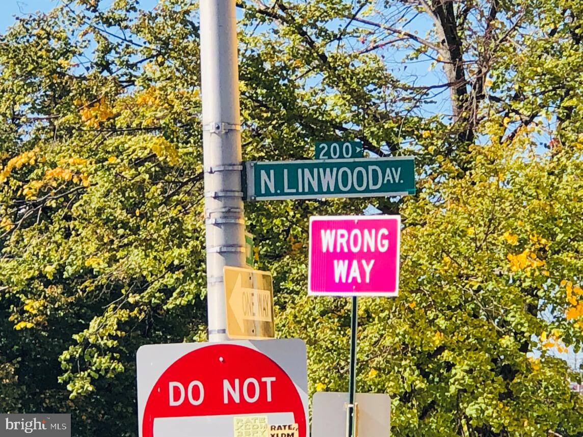 ELWOOD PARK - Residential