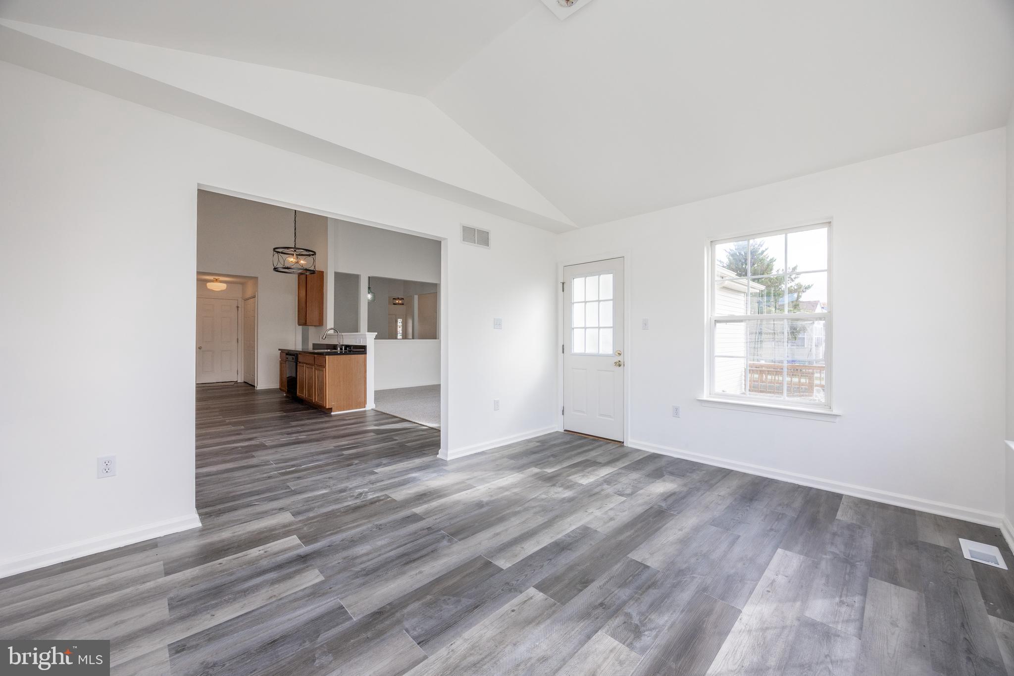 BRENFORD WOODS - Residential