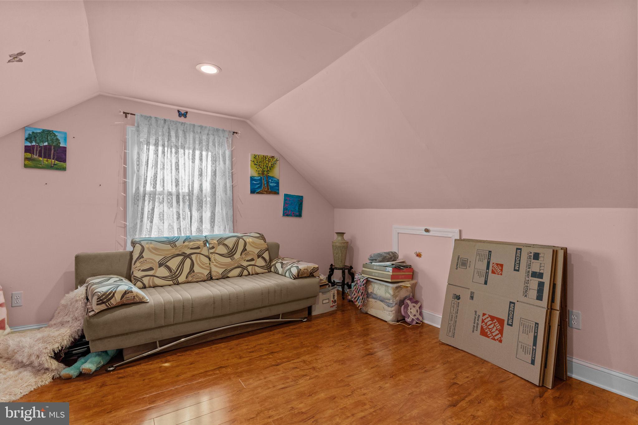 SOMERTON - Residential