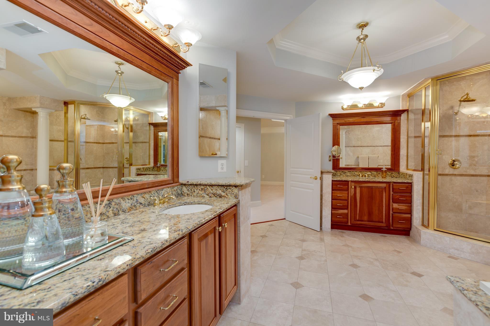 COLVIN MANOR - Residential