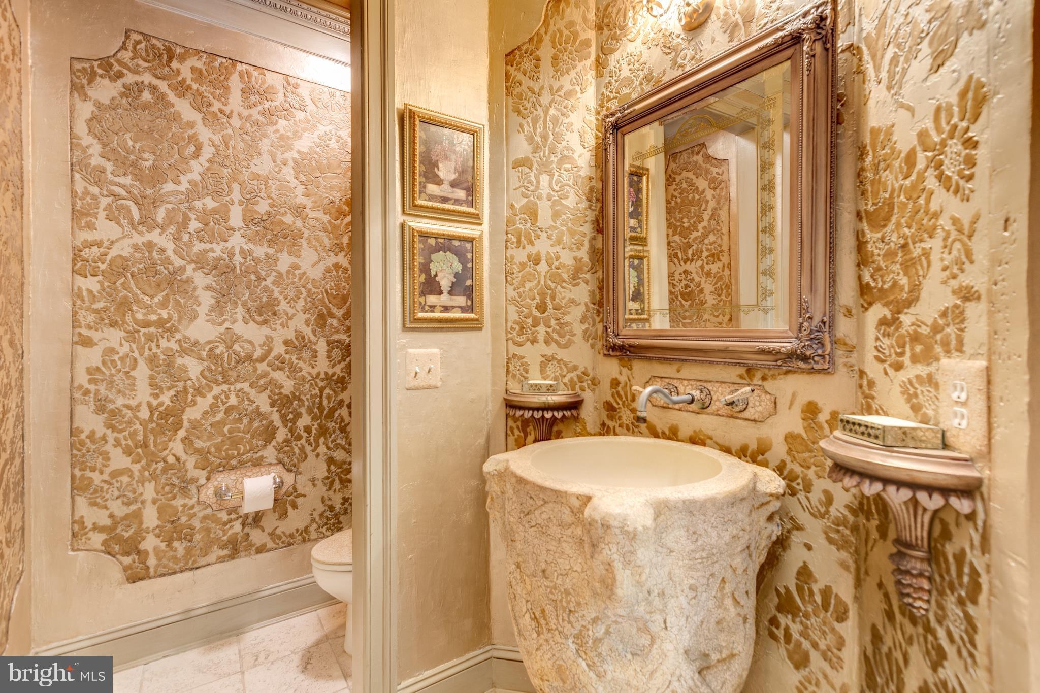 COLVIN MANOR - Residential