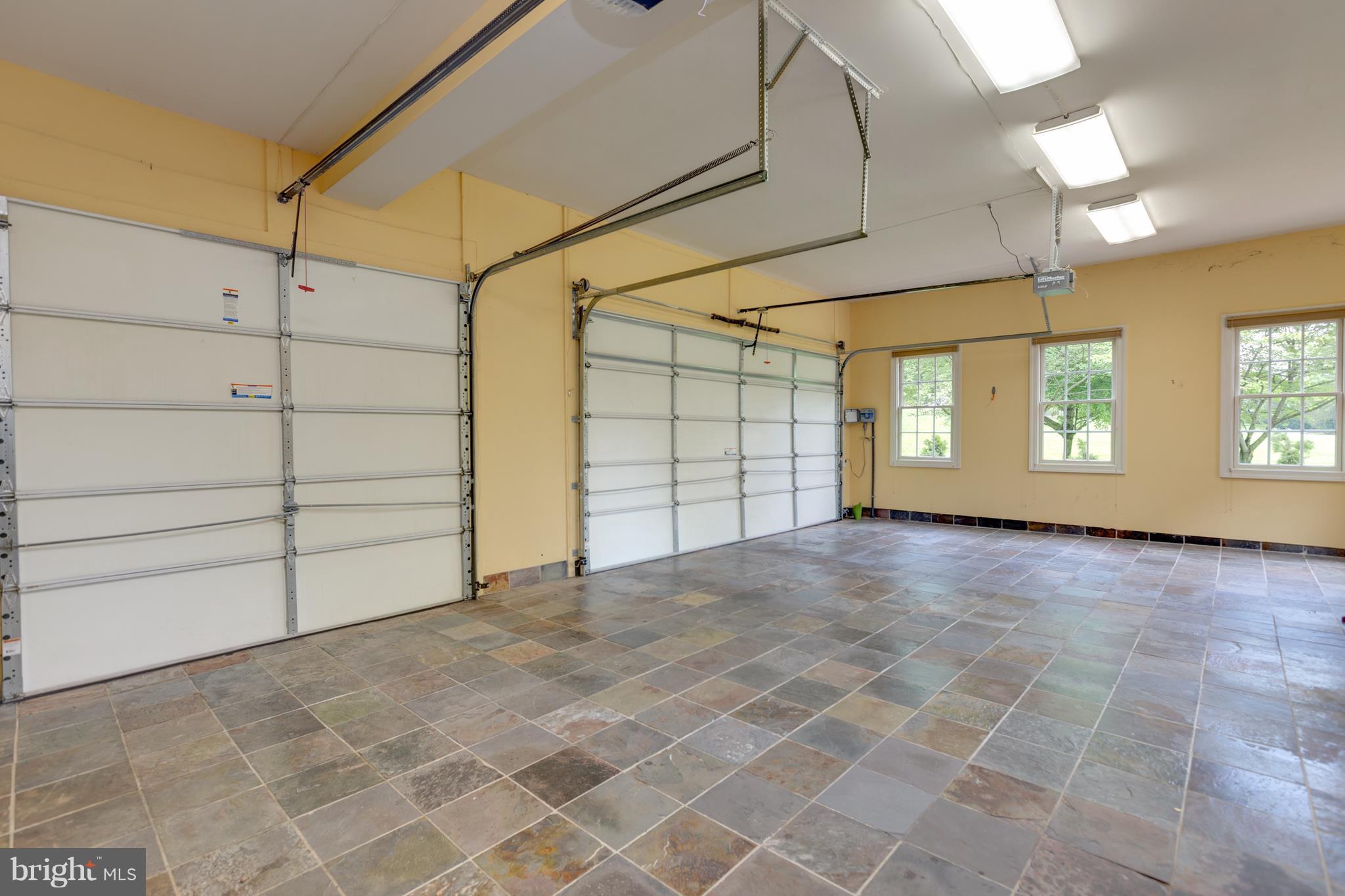 COLVIN MANOR - Residential