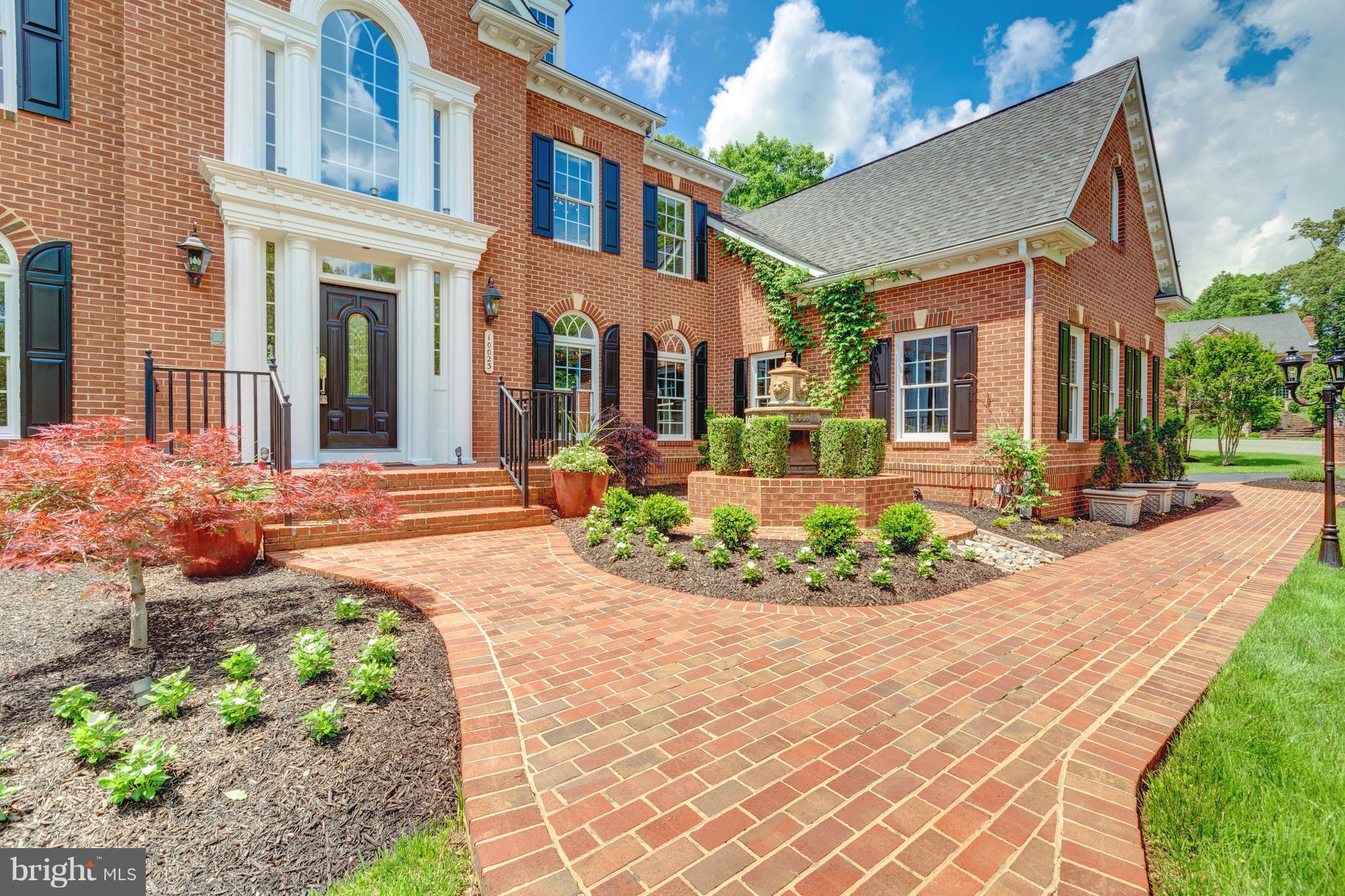 COLVIN MANOR - Residential