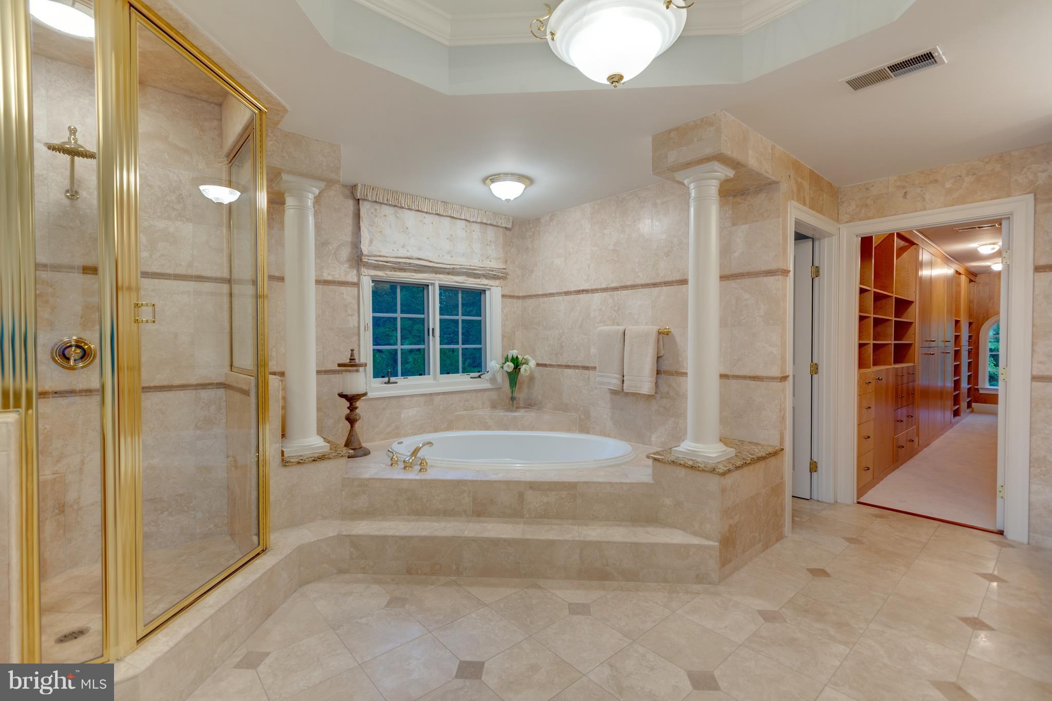 COLVIN MANOR - Residential