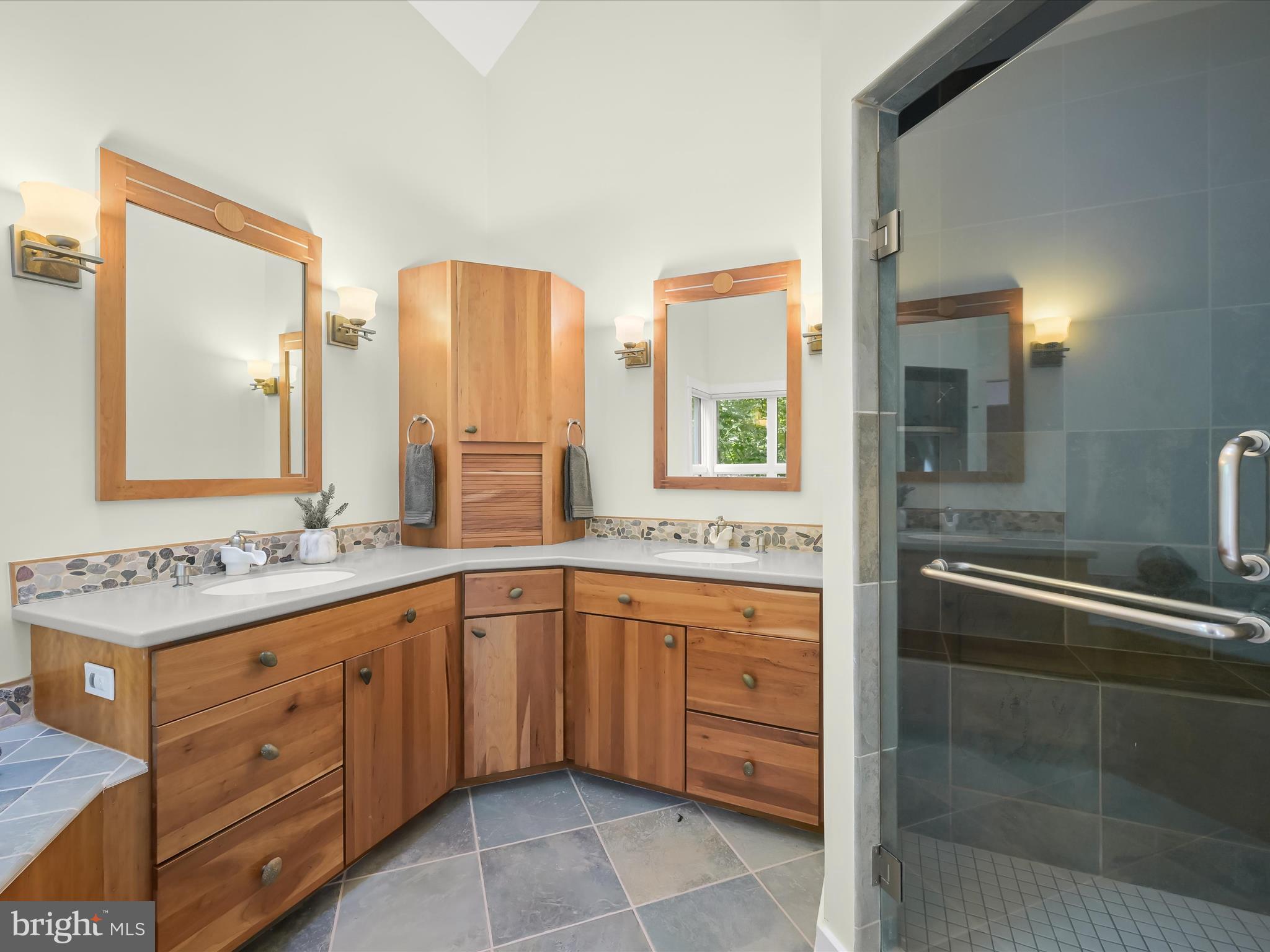 SOLOMONS RIDGE - Residential