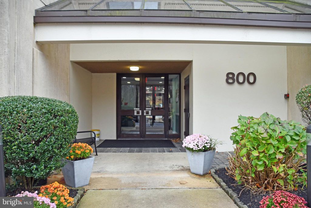 Photo of 800 Avondale Road #7N, WALLINGFORD, PA 19086 (MLS # PADE2105022)