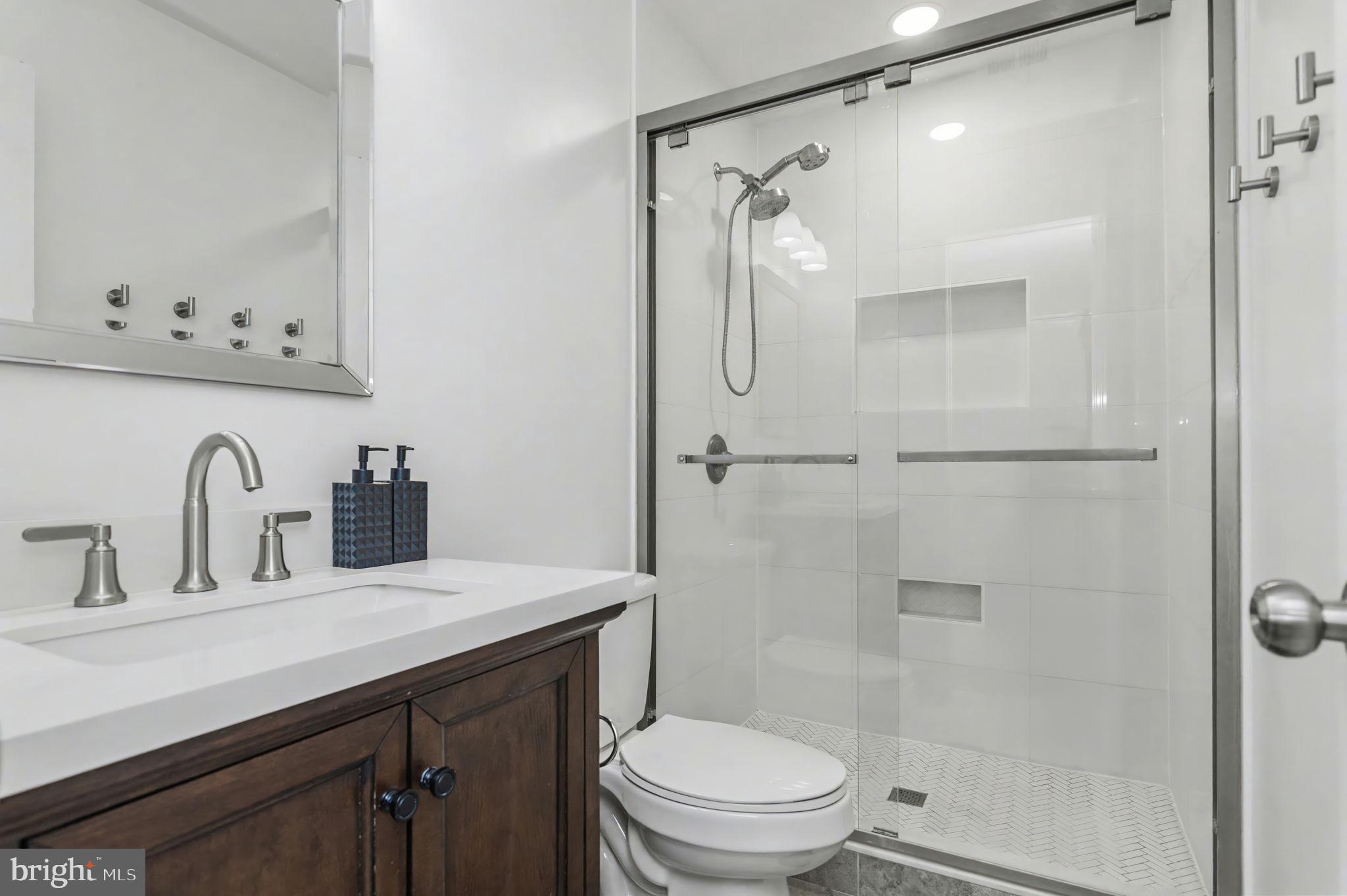 ASHBURN FARM - Residential