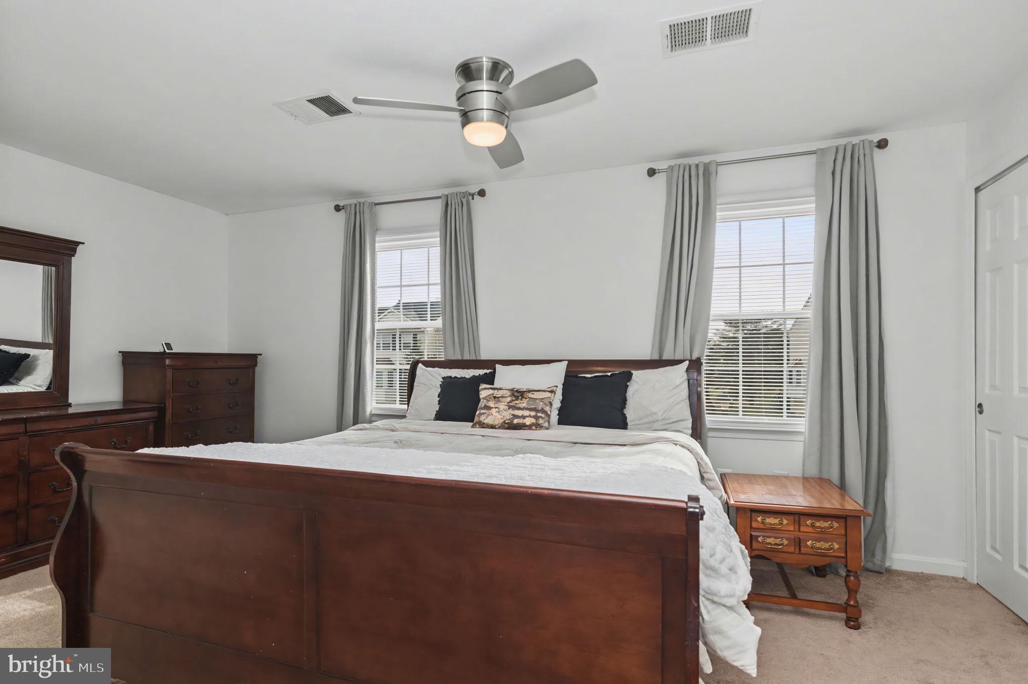 ASHBURN FARM - Residential