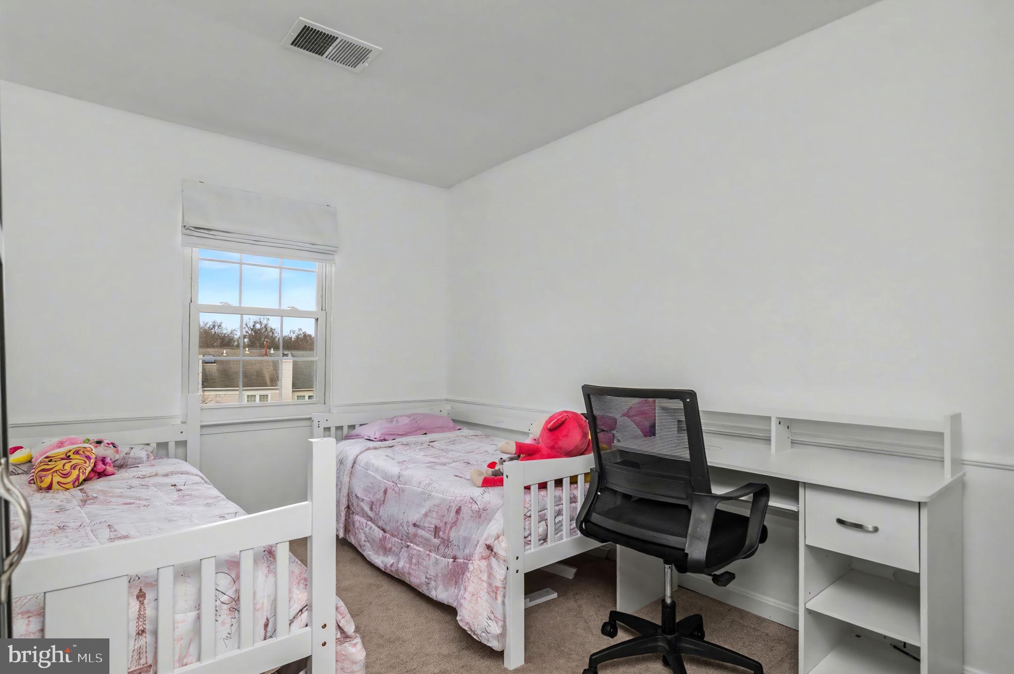 ASHBURN FARM - Residential