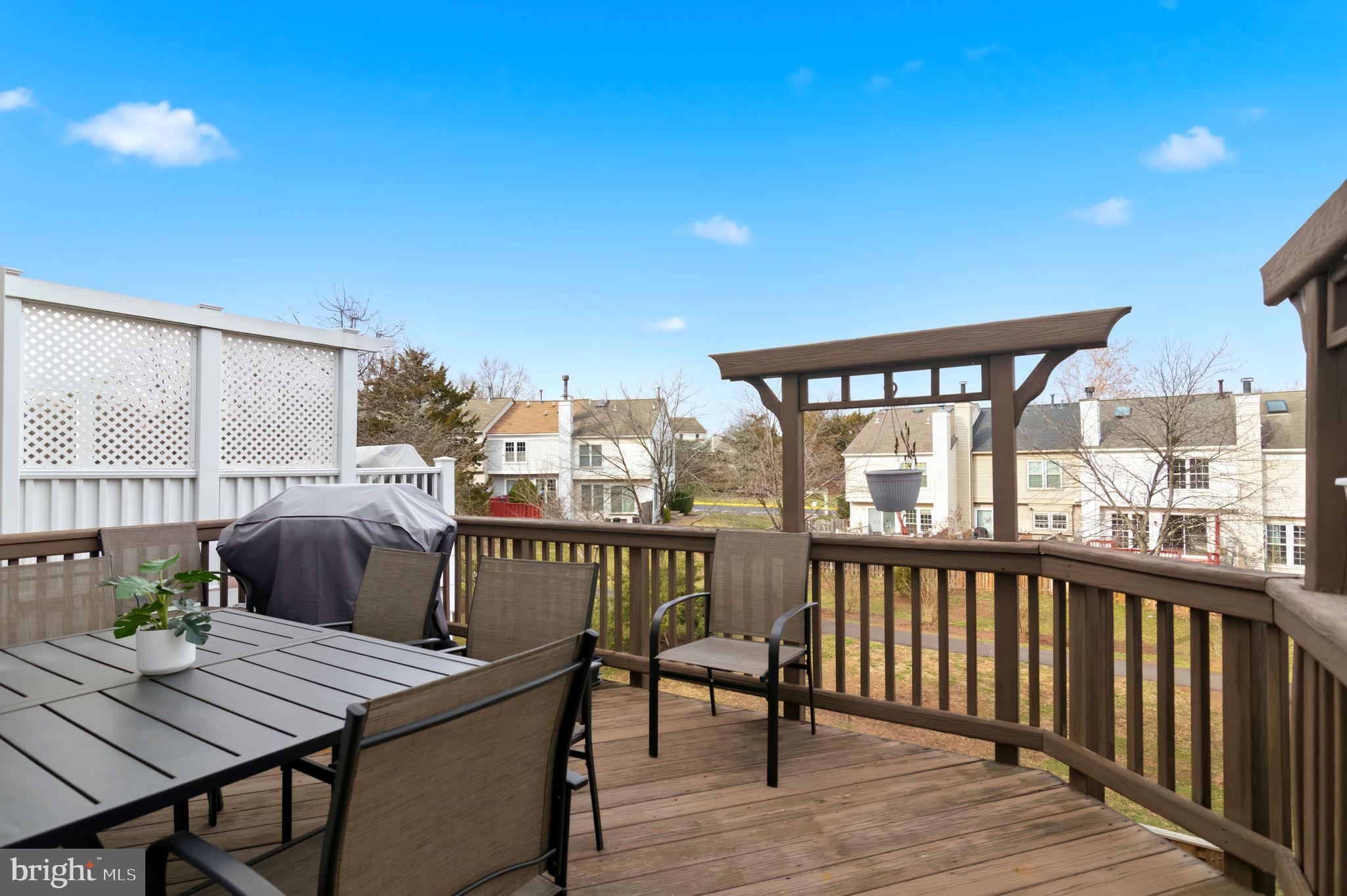 ASHBURN FARM - Residential