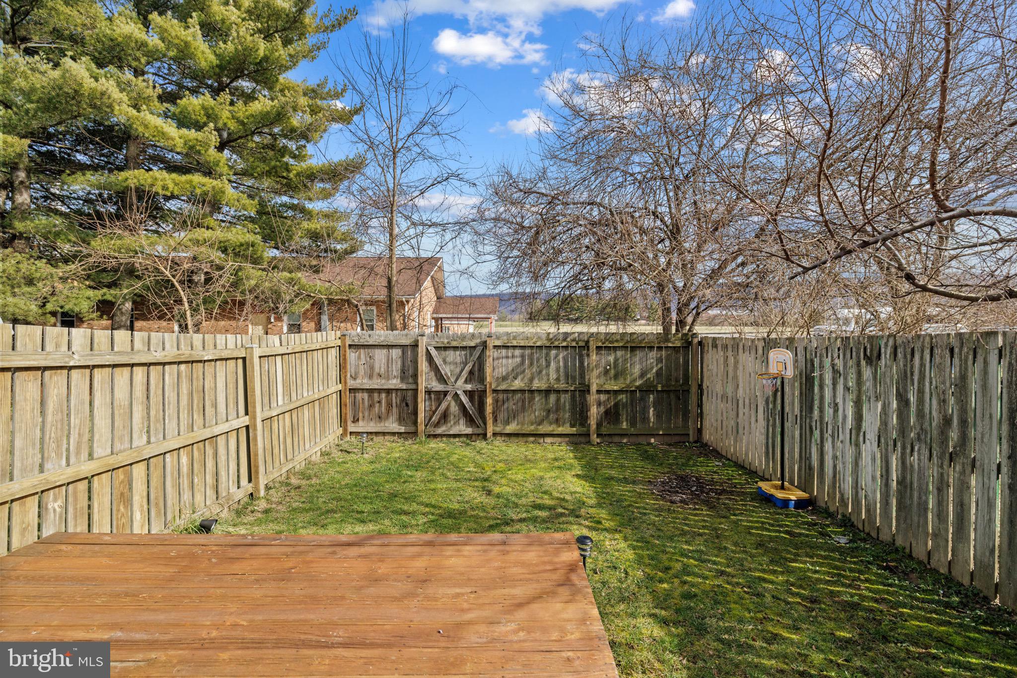 1124 WADEWOOD COURT