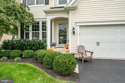 662 EMPIRE DRIVE DOWNINGTOWN PA 19335