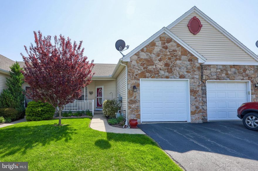 Check out this move-in ready home in the desirable Ashcombe Farms neighborhood! This property offers a bright, open layout that’s perfect for both everyday living and entertaining. The main level welcomes you with a formal dining area just off the foyer, seamlessly flowing into the kitchen and living room. From the living room, step out onto the rear deck—perfect for relaxing or hosting guests. The primary suite features a full bath, walk-in closet, and private access to the deck—an ideal spot to enjoy your morning coffee. A guest bedroom, full bath, and convenient laundry area complete the main level. The finished lower level expands your living space with a spacious rec room featuring a wet bar and sliding glass doors leading to the patio. This level also includes an additional guest bedroom and full bath—perfect for visitors or extended stays. Close to parks, restaurants, shopping, and local amenities.