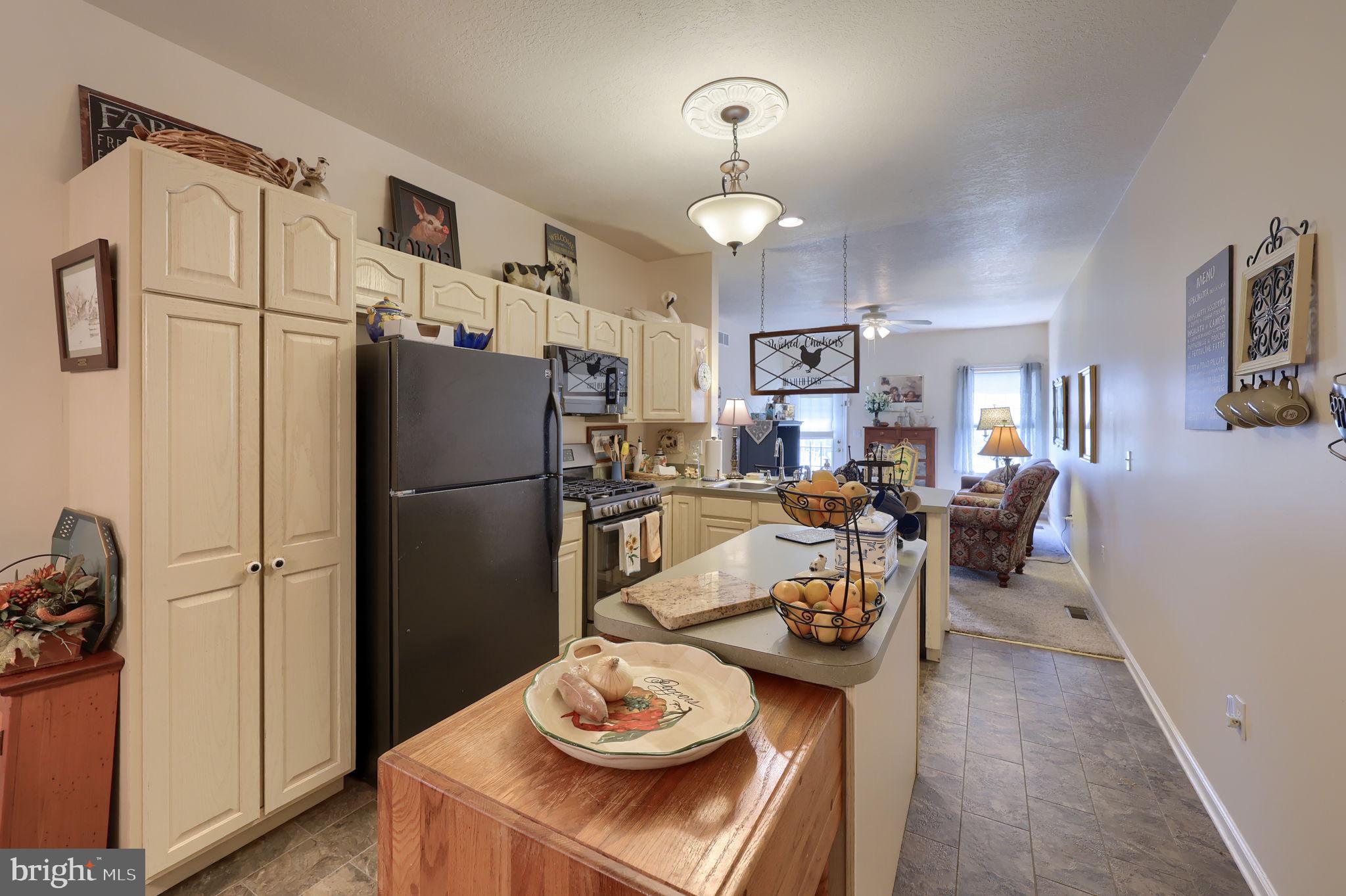 1843 DEERFIELD DRIVE