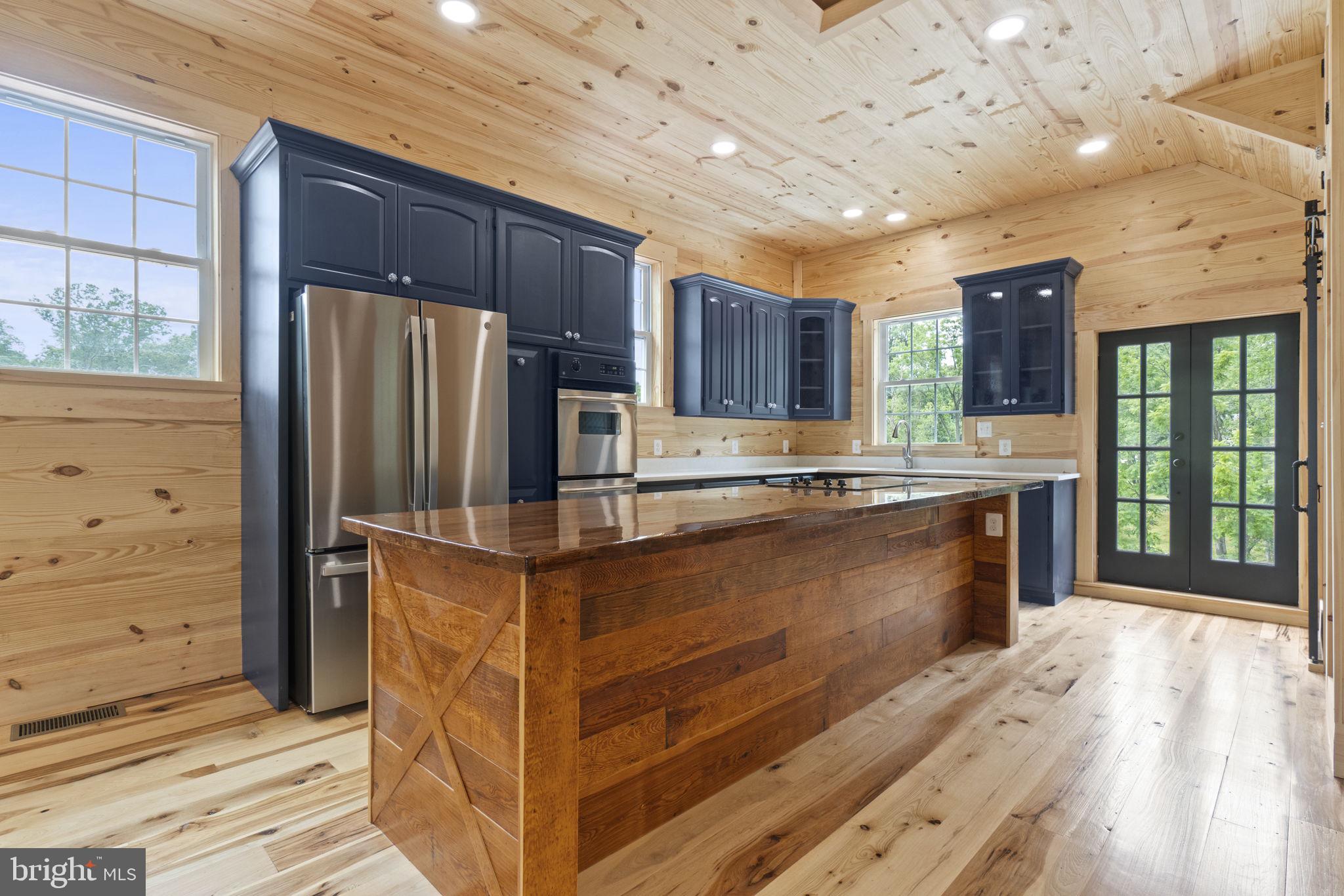 IVAKOTA FARM - Residential