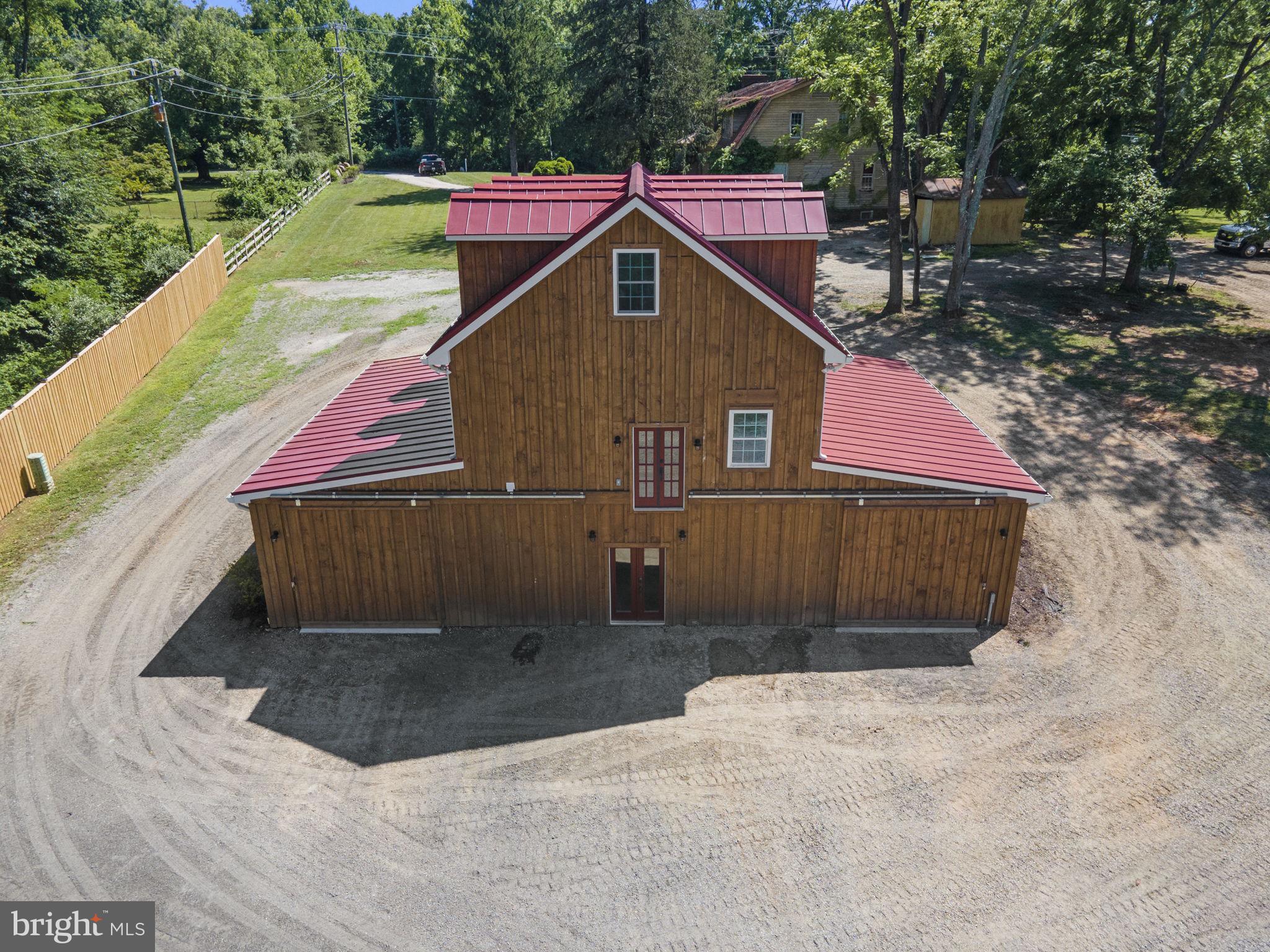IVAKOTA FARM - Residential