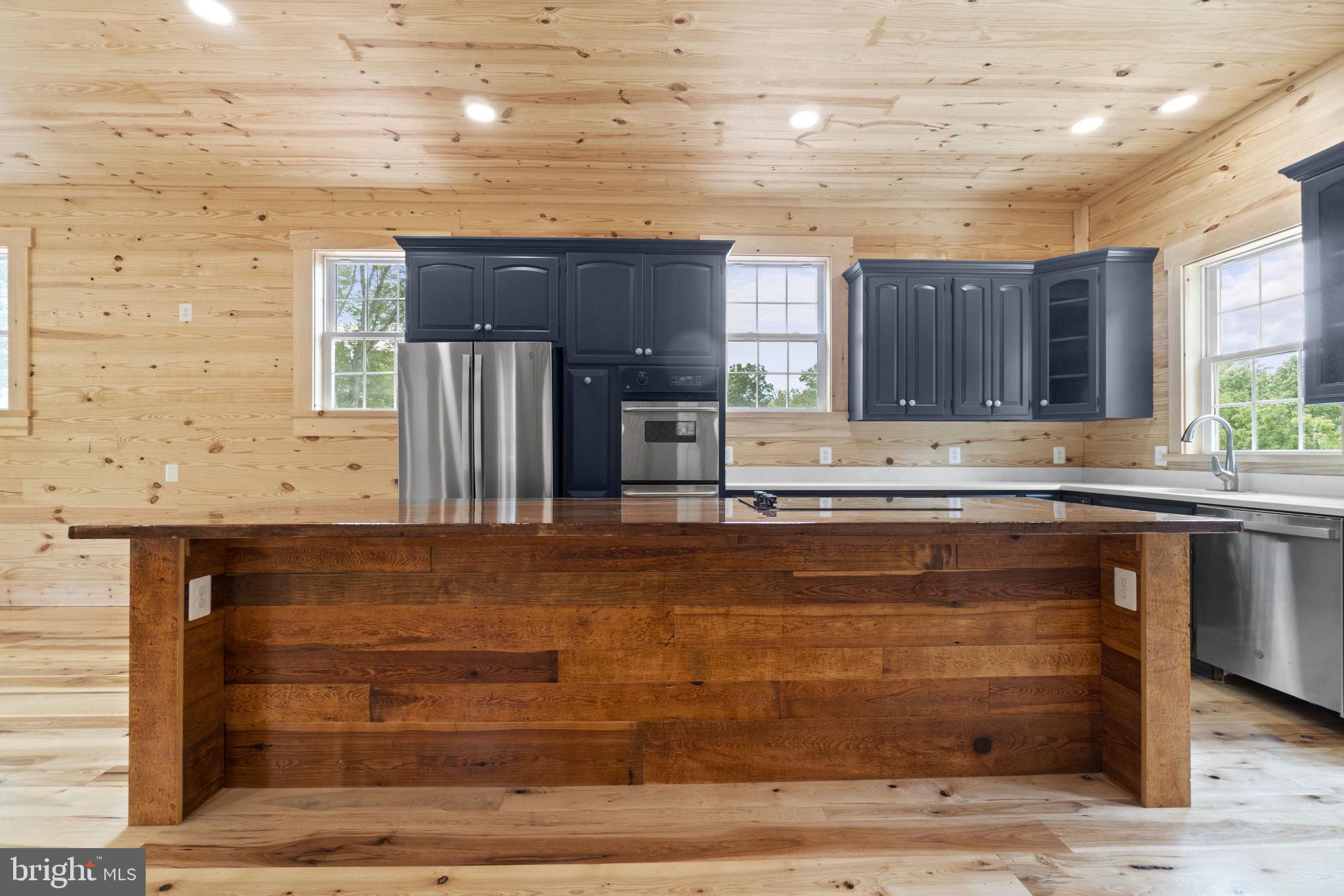 IVAKOTA FARM - Residential