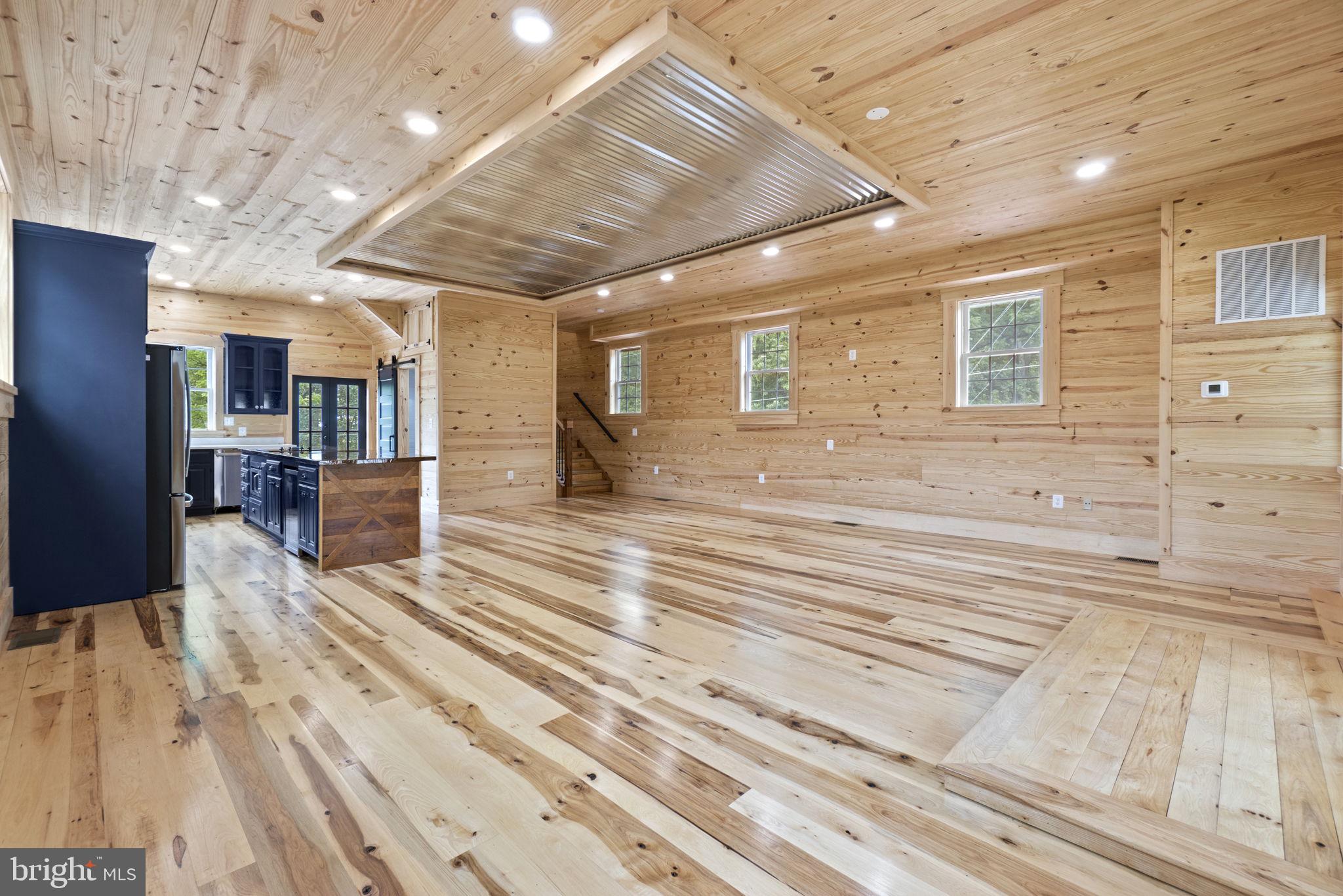 IVAKOTA FARM - Residential