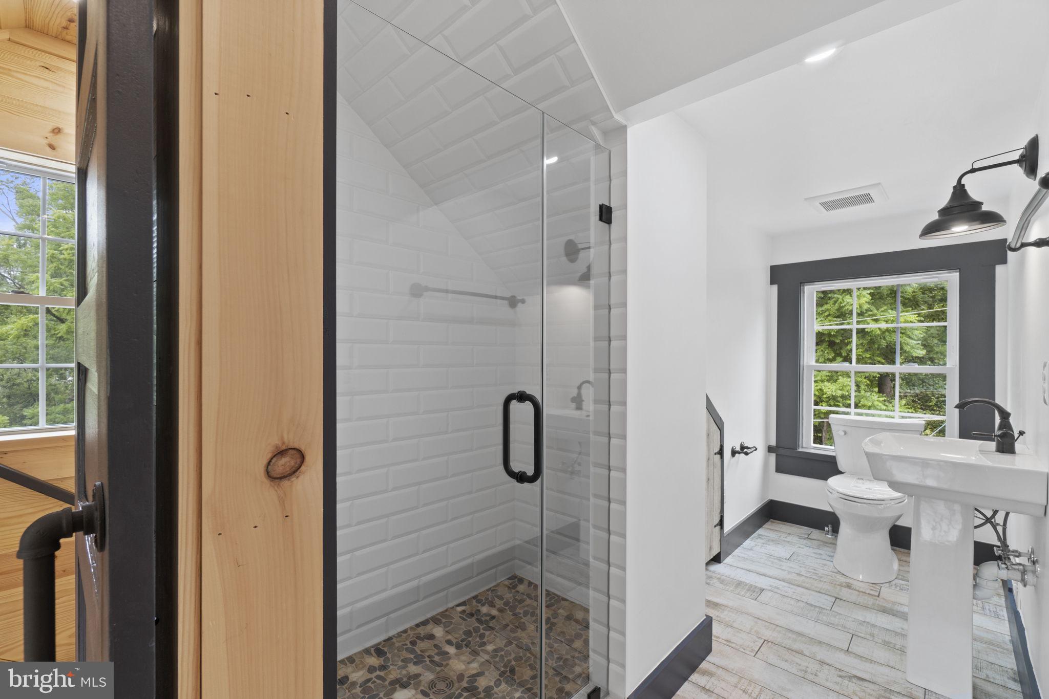 IVAKOTA FARM - Residential