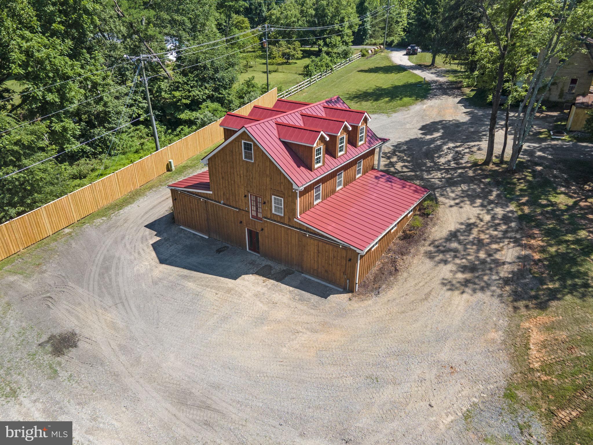 IVAKOTA FARM - Residential