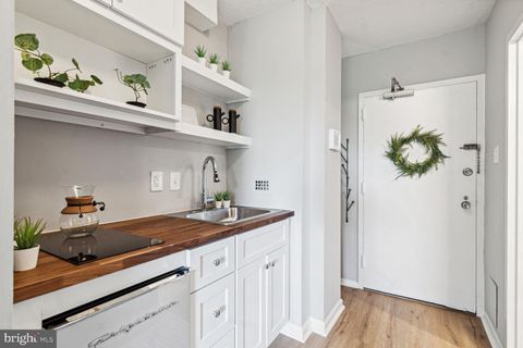 Photo of 5500 Friendship Boulevard #1407N, Chevy Chase, MD 20815 (MLS # MDMC2146940)