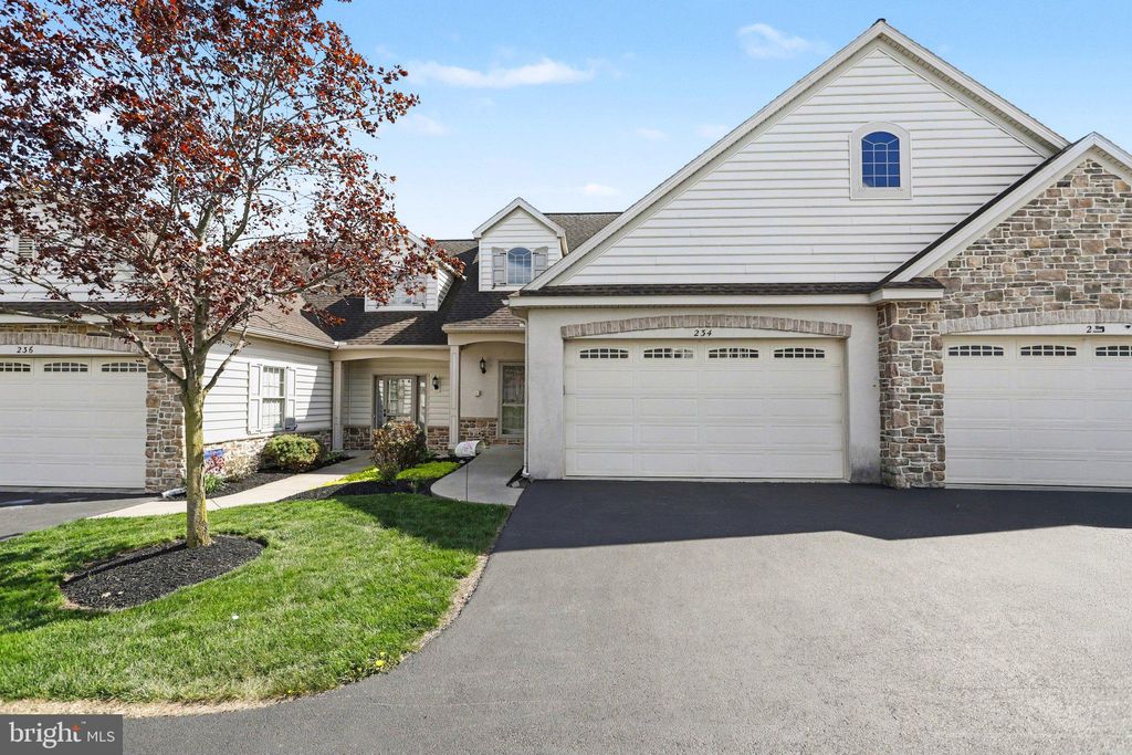 Photo of 234 Masonic Drive, ELIZABETHTOWN, PA 17022 (MLS # PALA2086202)