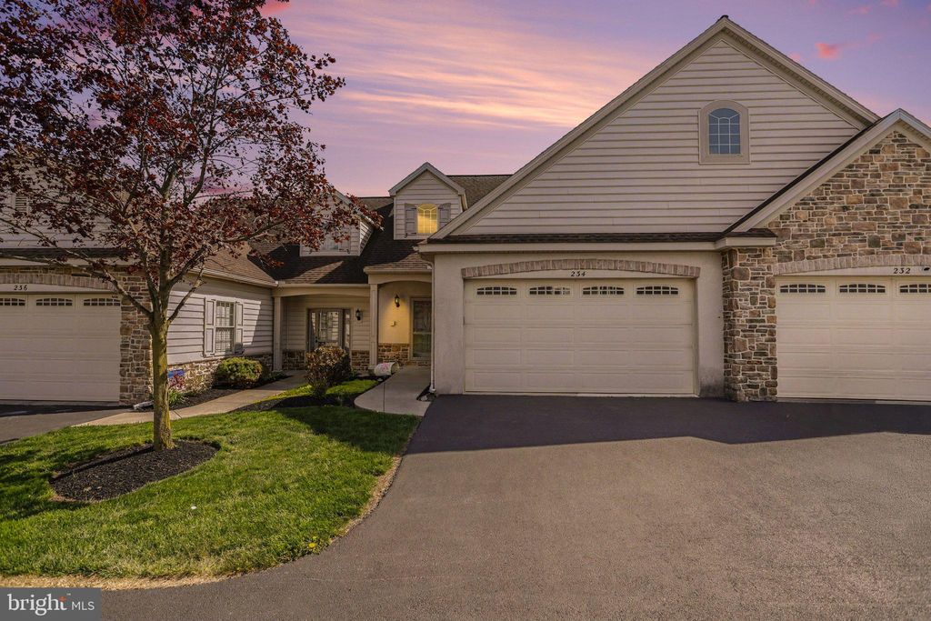 Photo of 234 Masonic Drive, ELIZABETHTOWN, PA 17022 (MLS # PALA2086202)