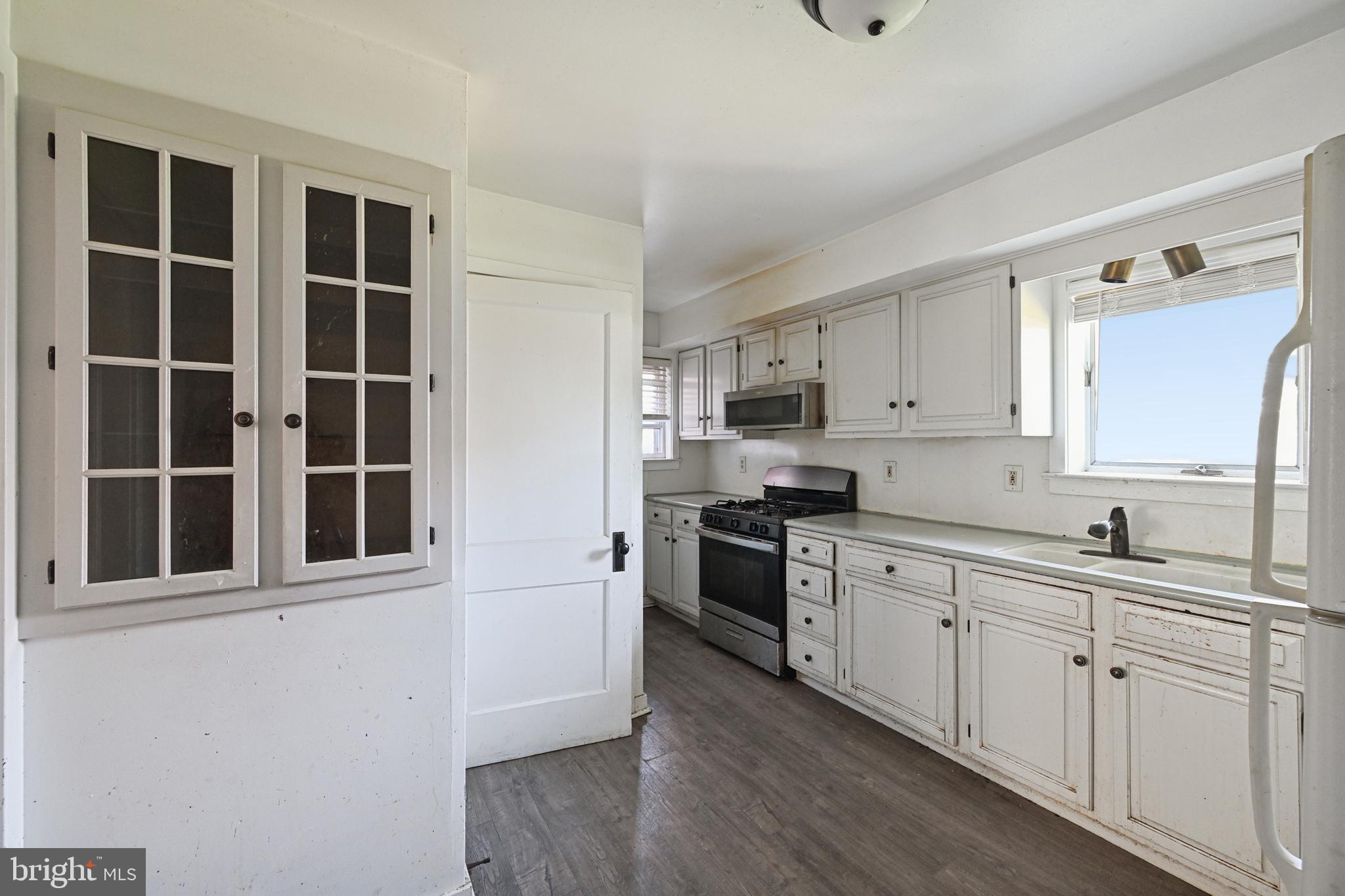 42 FAIRVIEW AVENUE