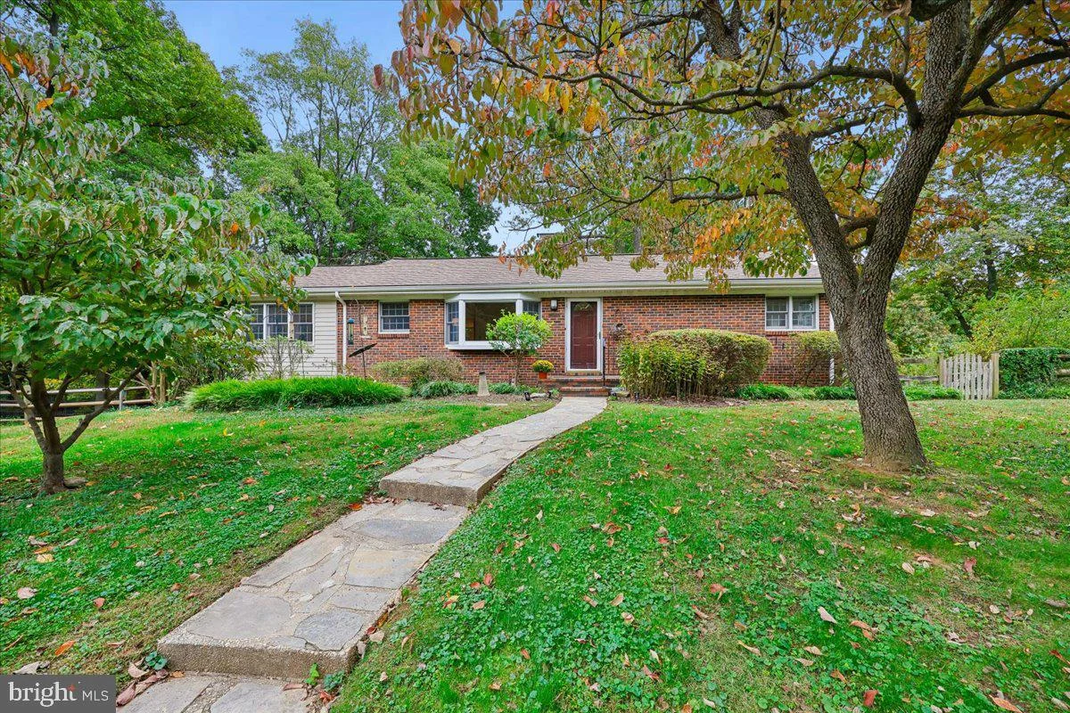 10525 Kinloch Road, Silver Spring, MD 20903