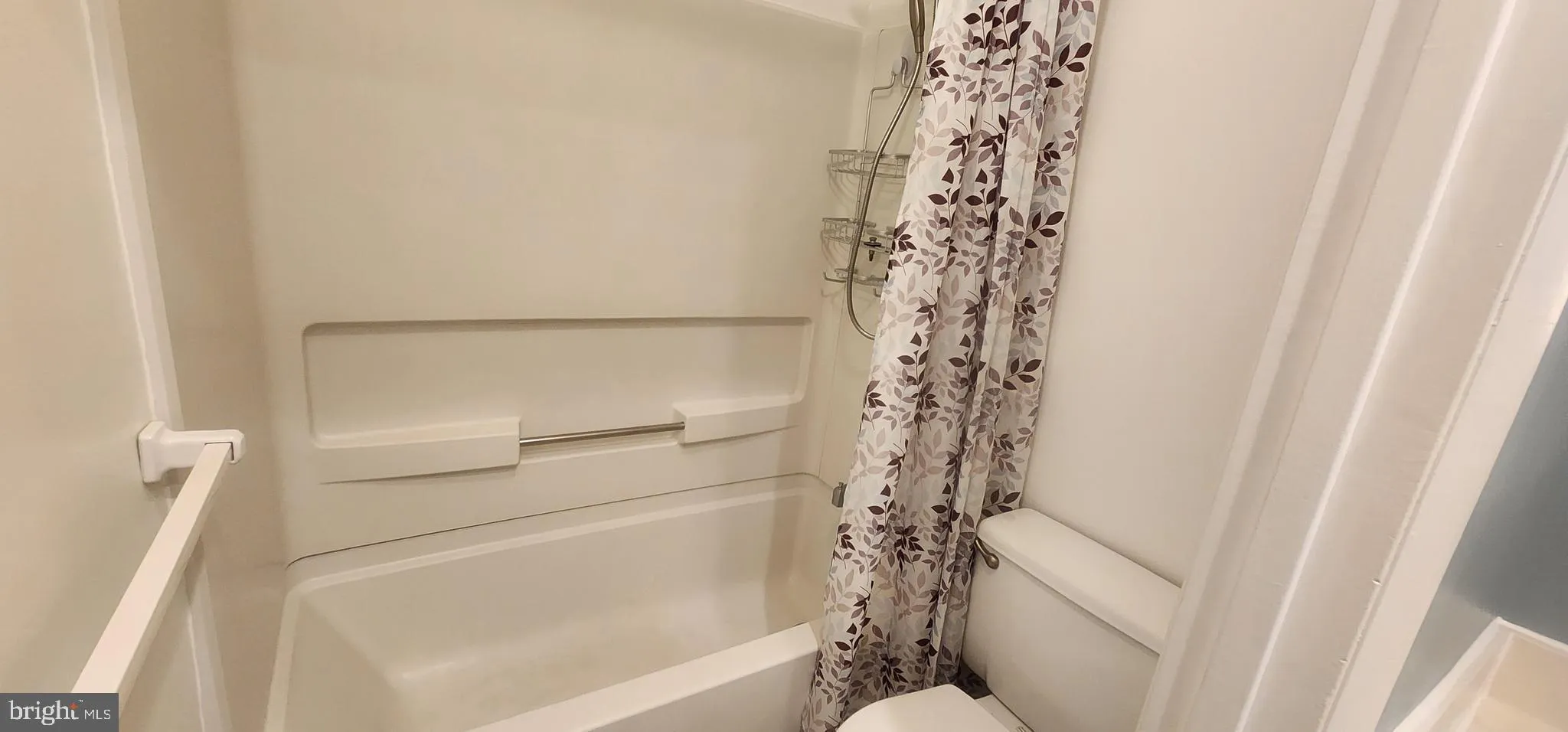 Reisterstown, Maryland 21136, United States, 3 Bedrooms Bedrooms, ,2 BathroomsBathrooms,Residential,Pending,16851