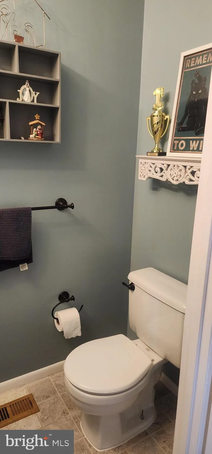 Reisterstown, Maryland 21136, United States, 3 Bedrooms Bedrooms, ,2 BathroomsBathrooms,Residential,Pending,16851