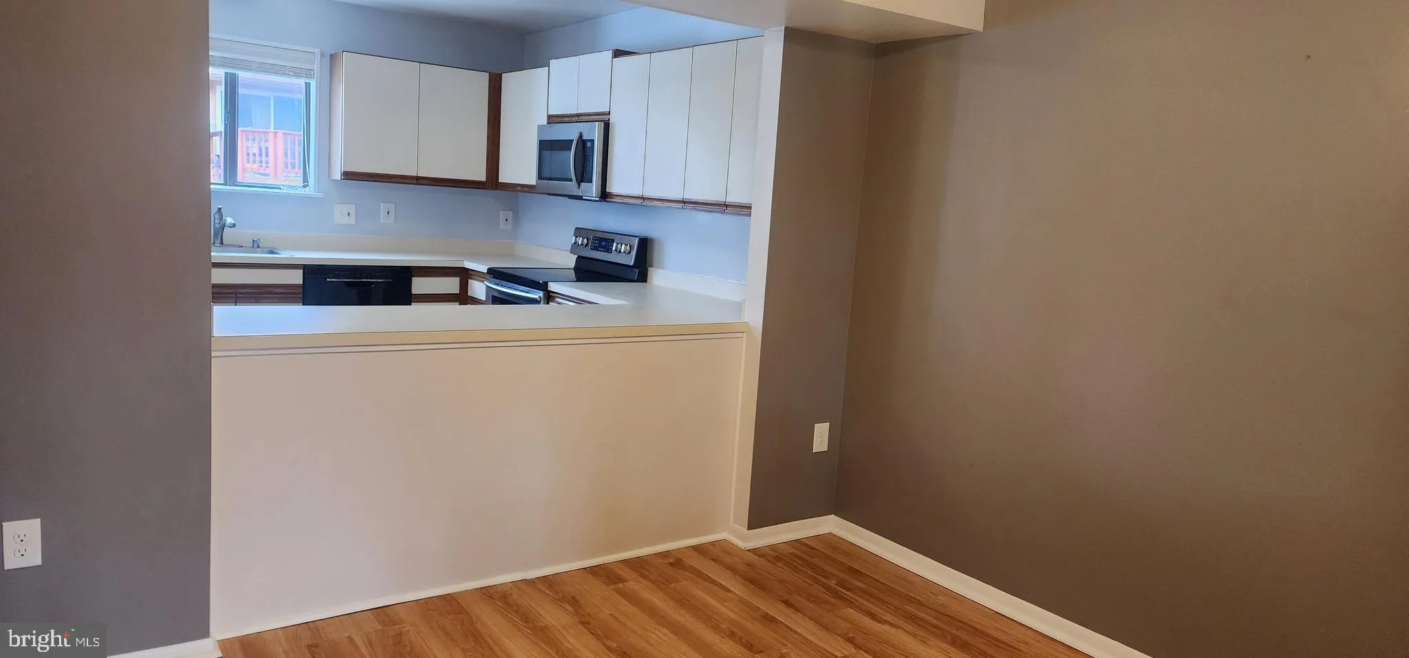 Reisterstown, Maryland 21136, United States, 3 Bedrooms Bedrooms, ,2 BathroomsBathrooms,Residential,Pending,16851