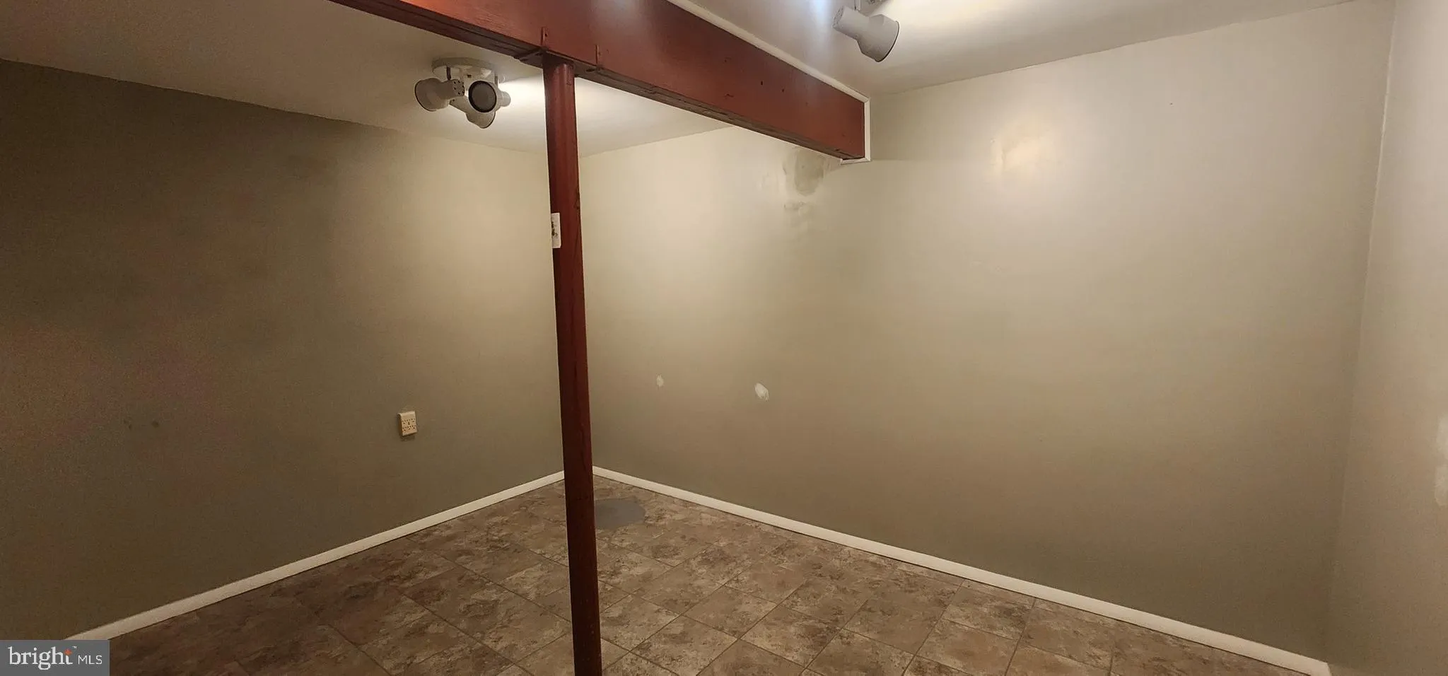 Reisterstown, Maryland 21136, United States, 3 Bedrooms Bedrooms, ,2 BathroomsBathrooms,Residential,Pending,16851