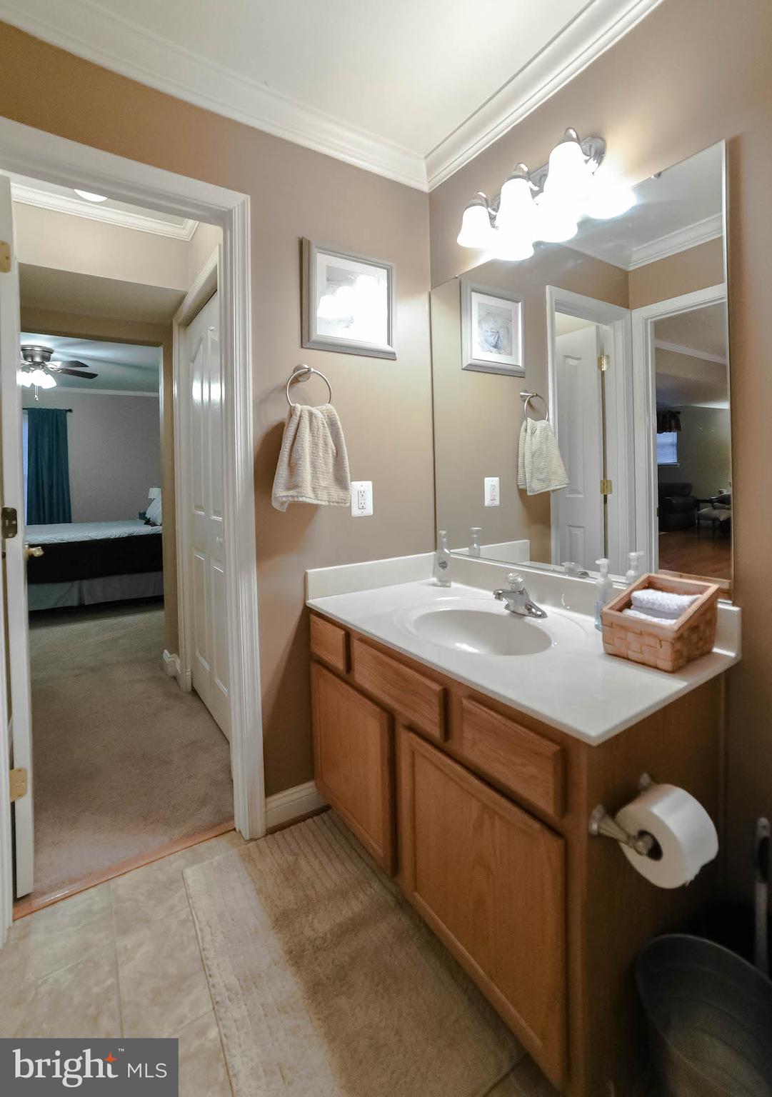 HOLLYWOOD SHORES - Residential