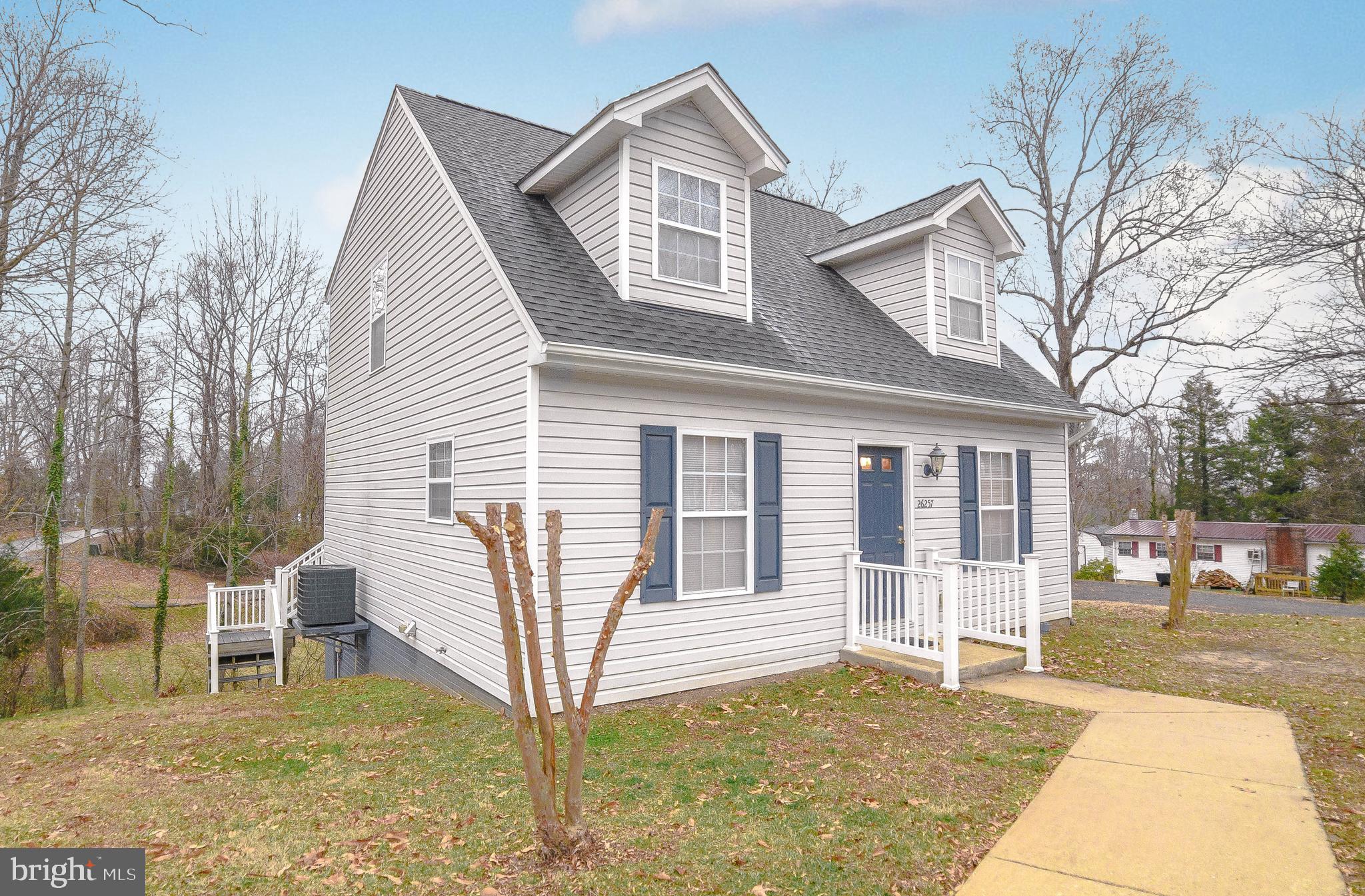 HOLLYWOOD SHORES - Residential