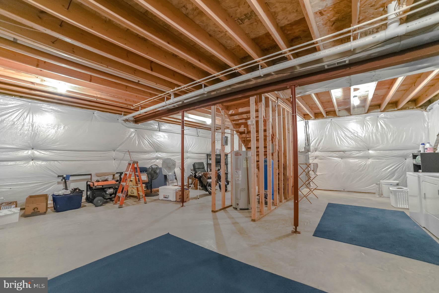 HOLLYWOOD SHORES - Residential