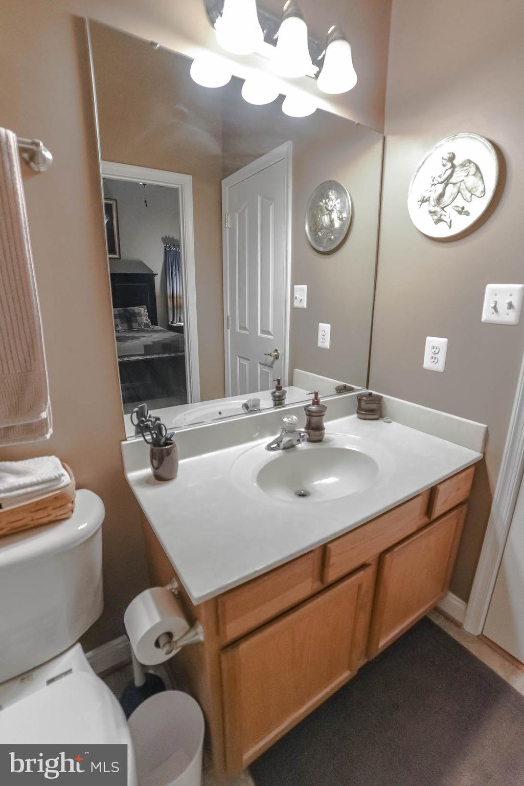 HOLLYWOOD SHORES - Residential