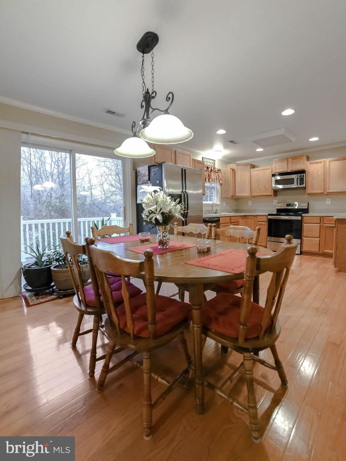 HOLLYWOOD SHORES - Residential