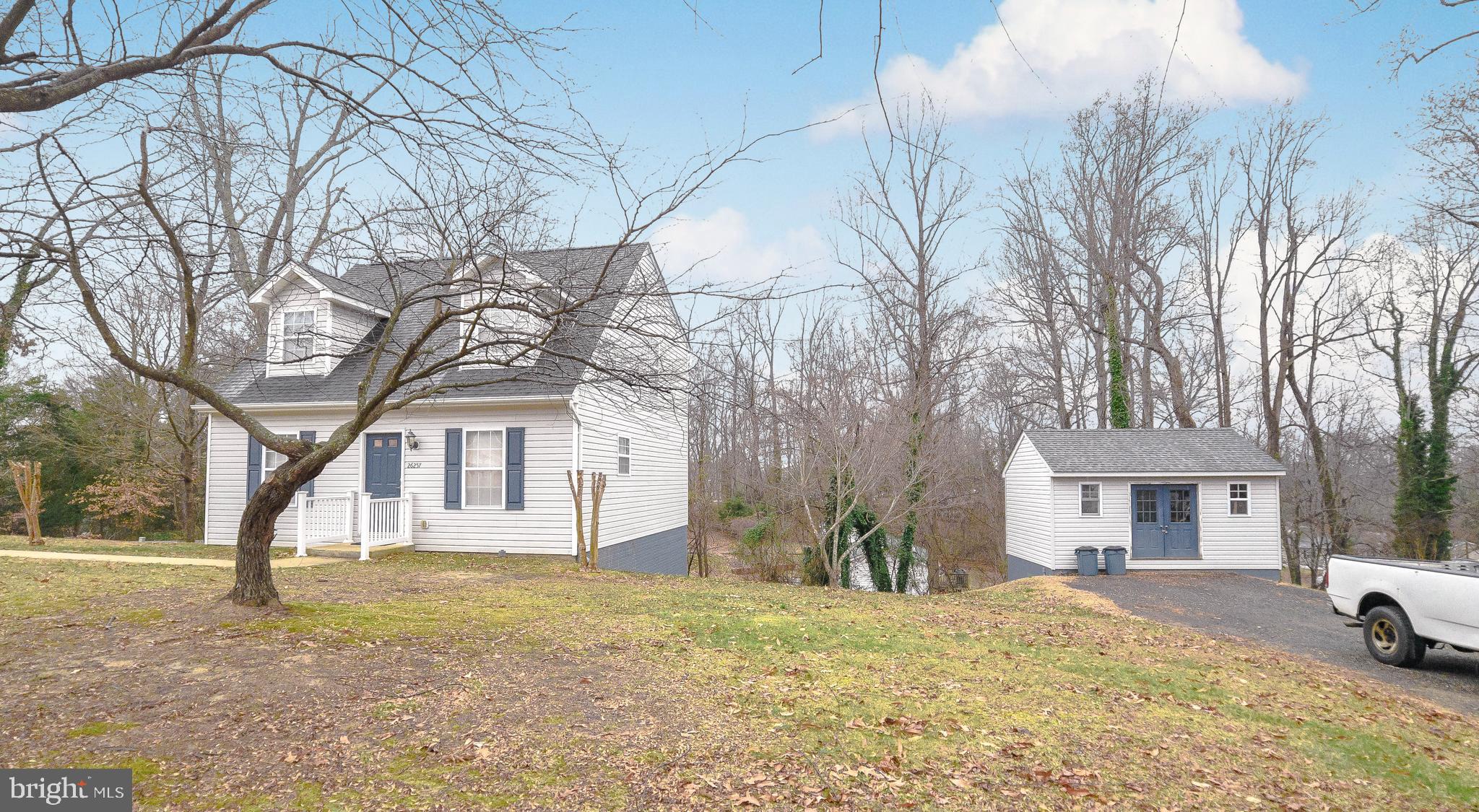 HOLLYWOOD SHORES - Residential